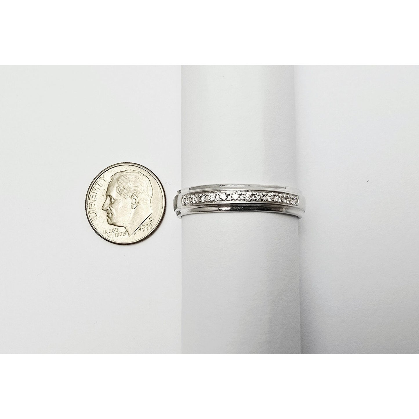 14K White Gold Single Row Round Cut Diamond Wedding Ring Band