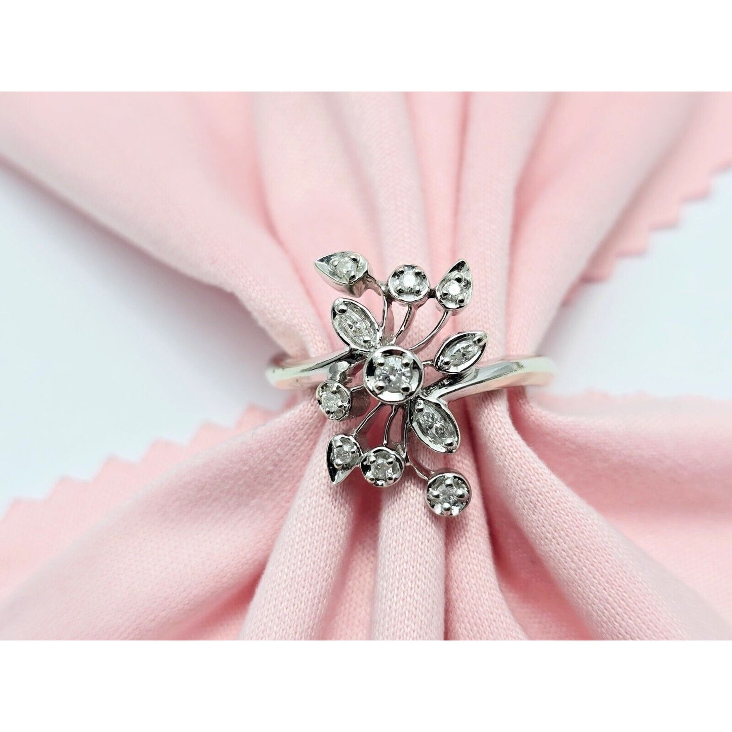 10K White Gold Flower Leaves Cocktail Diamond Ring