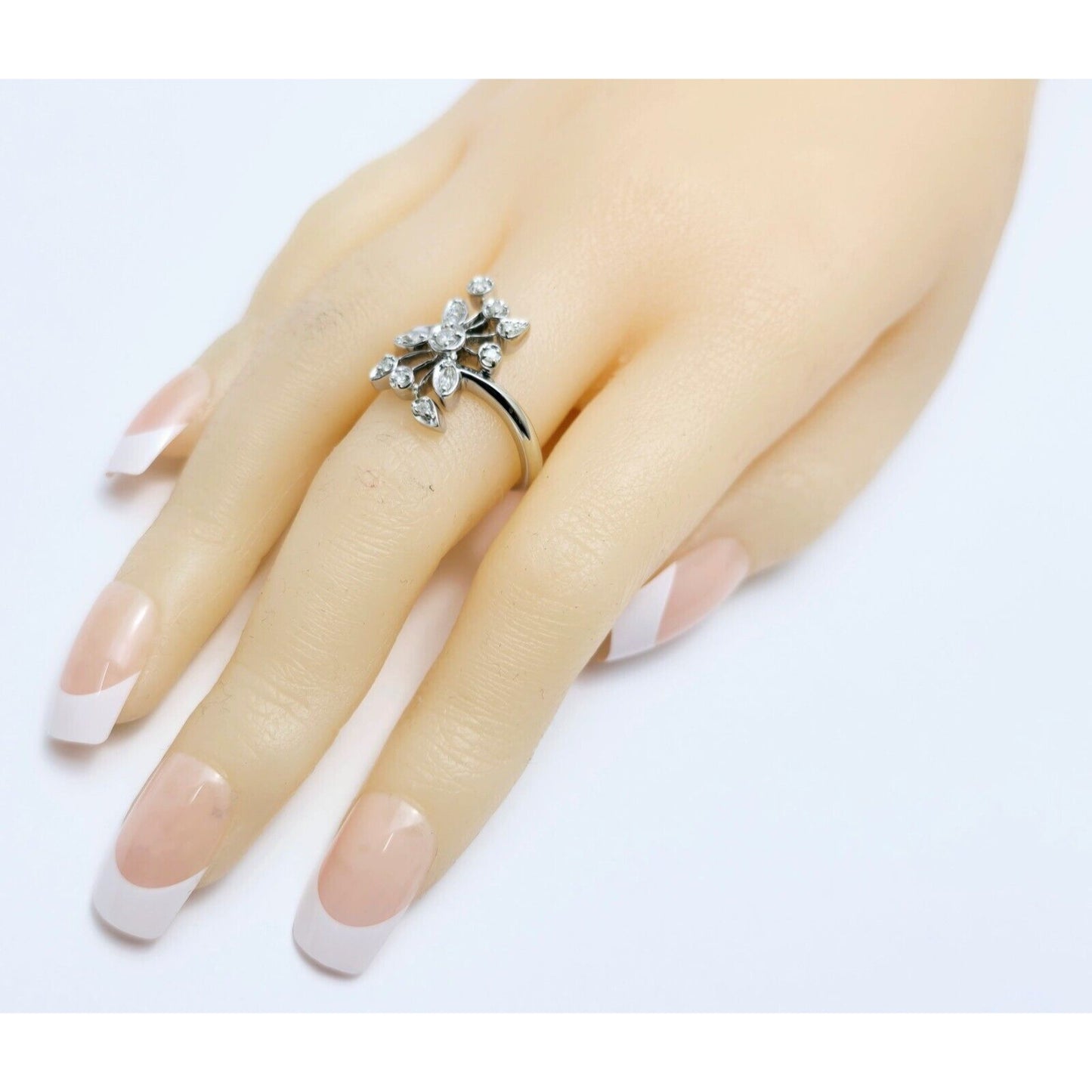 10K White Gold Flower Leaves Cocktail Diamond Ring