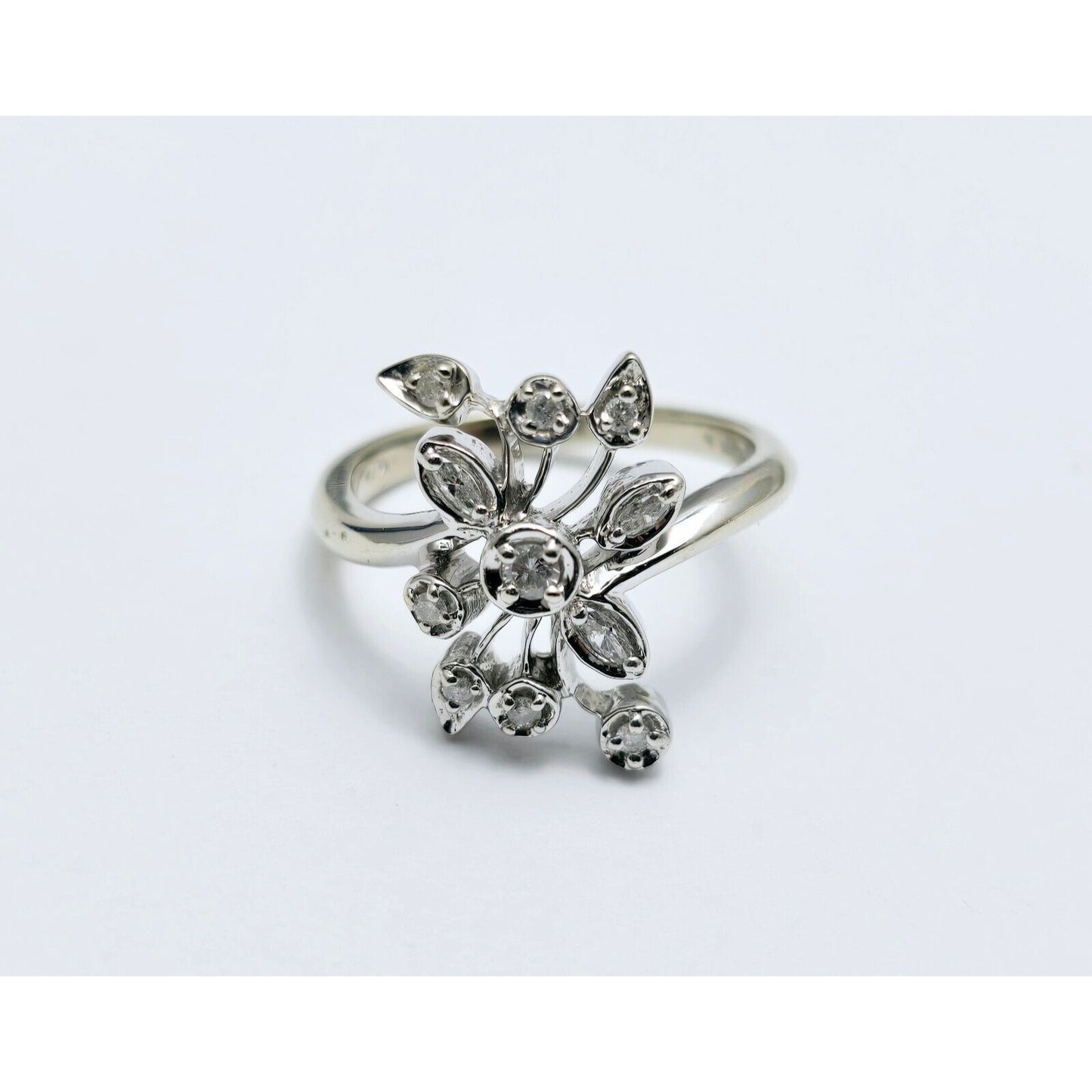 10K White Gold Flower Leaves Cocktail Diamond Ring
