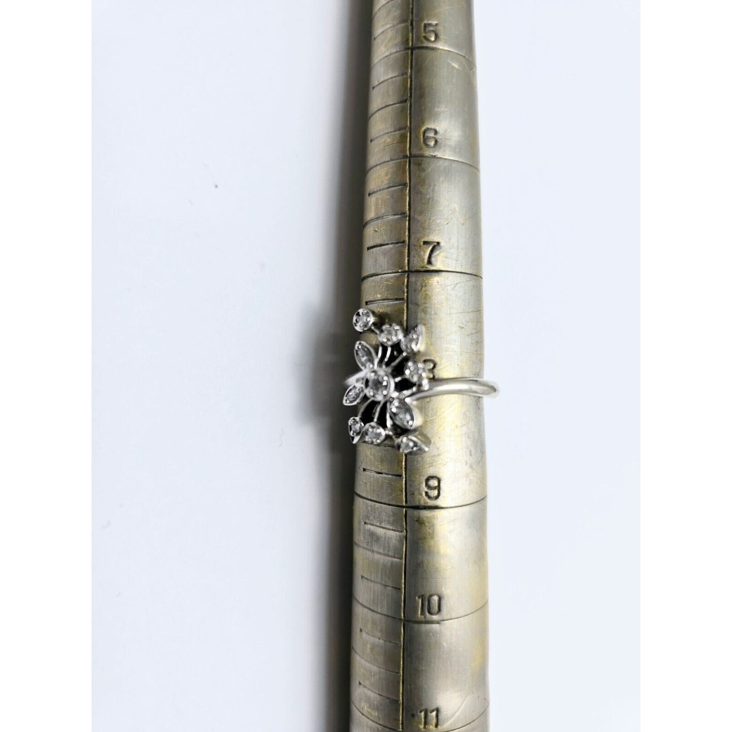 10K White Gold Flower Leaves Cocktail Diamond Ring