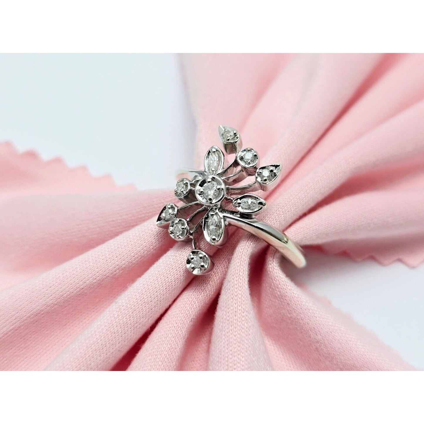 10K White Gold Flower Leaves Cocktail Diamond Ring