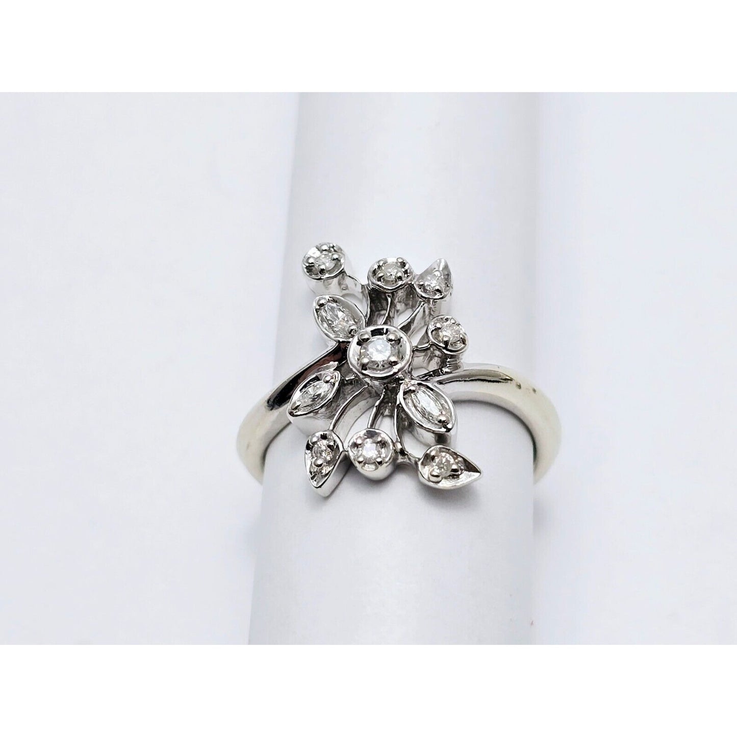 10K White Gold Flower Leaves Cocktail Diamond Ring