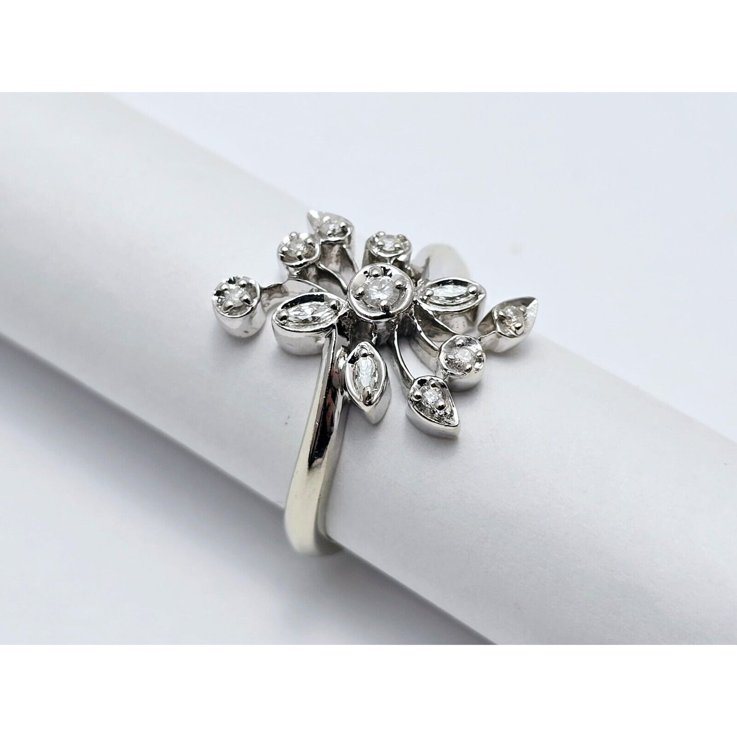 10K White Gold Flower Leaves Cocktail Diamond Ring