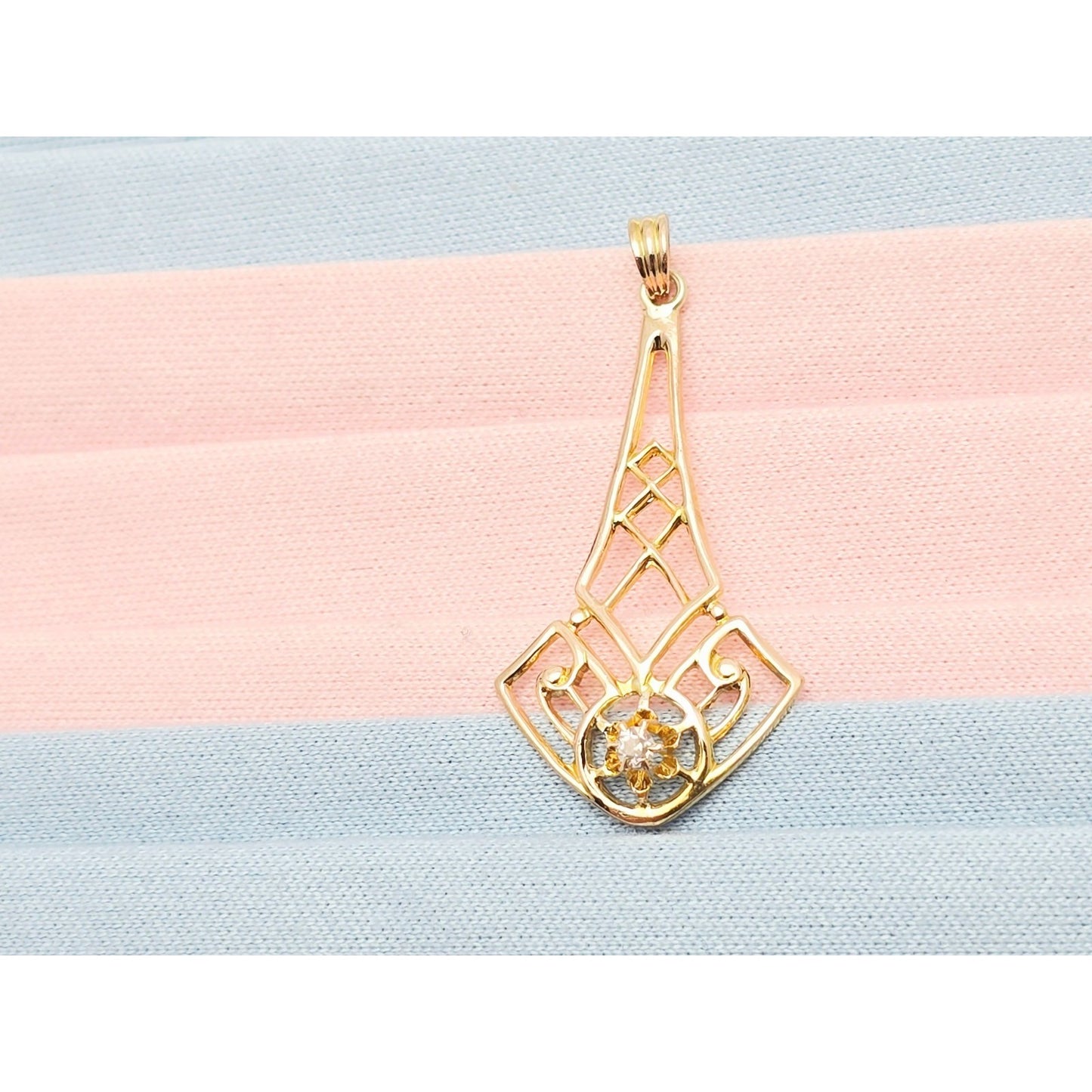 10K Yellow Gold Art Deco Diamond Pendant Charm
