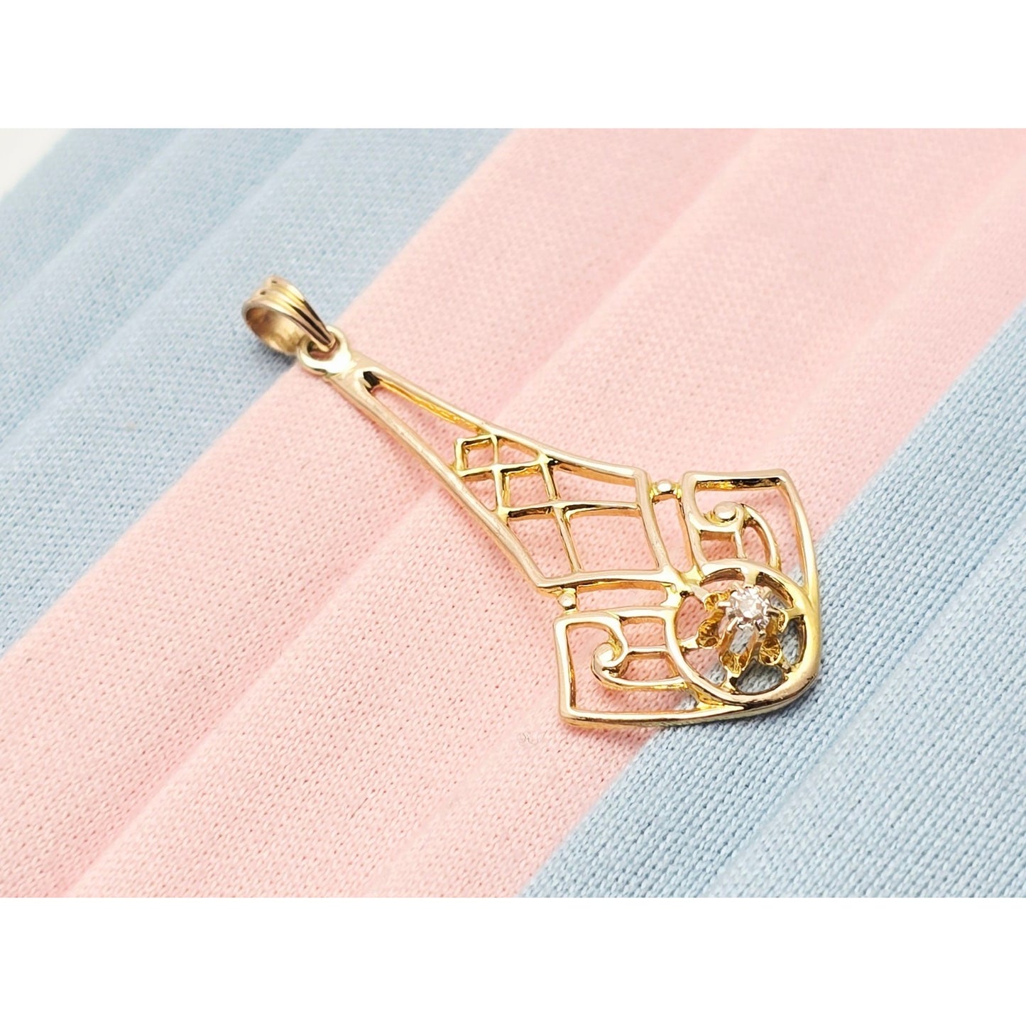 10K Yellow Gold Art Deco Diamond Pendant Charm