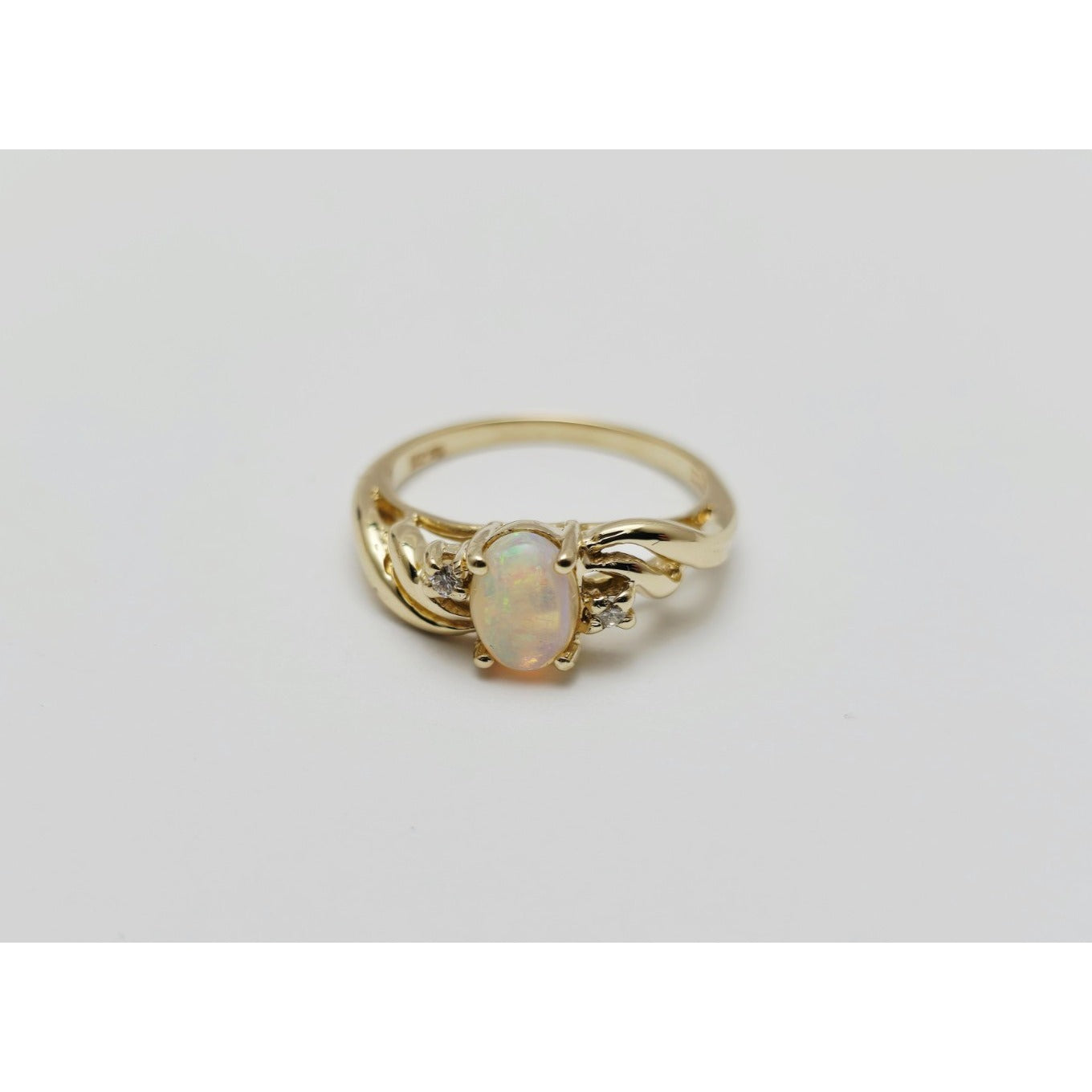 14K Yellow Gold Fire Opal & Diamond Ring
