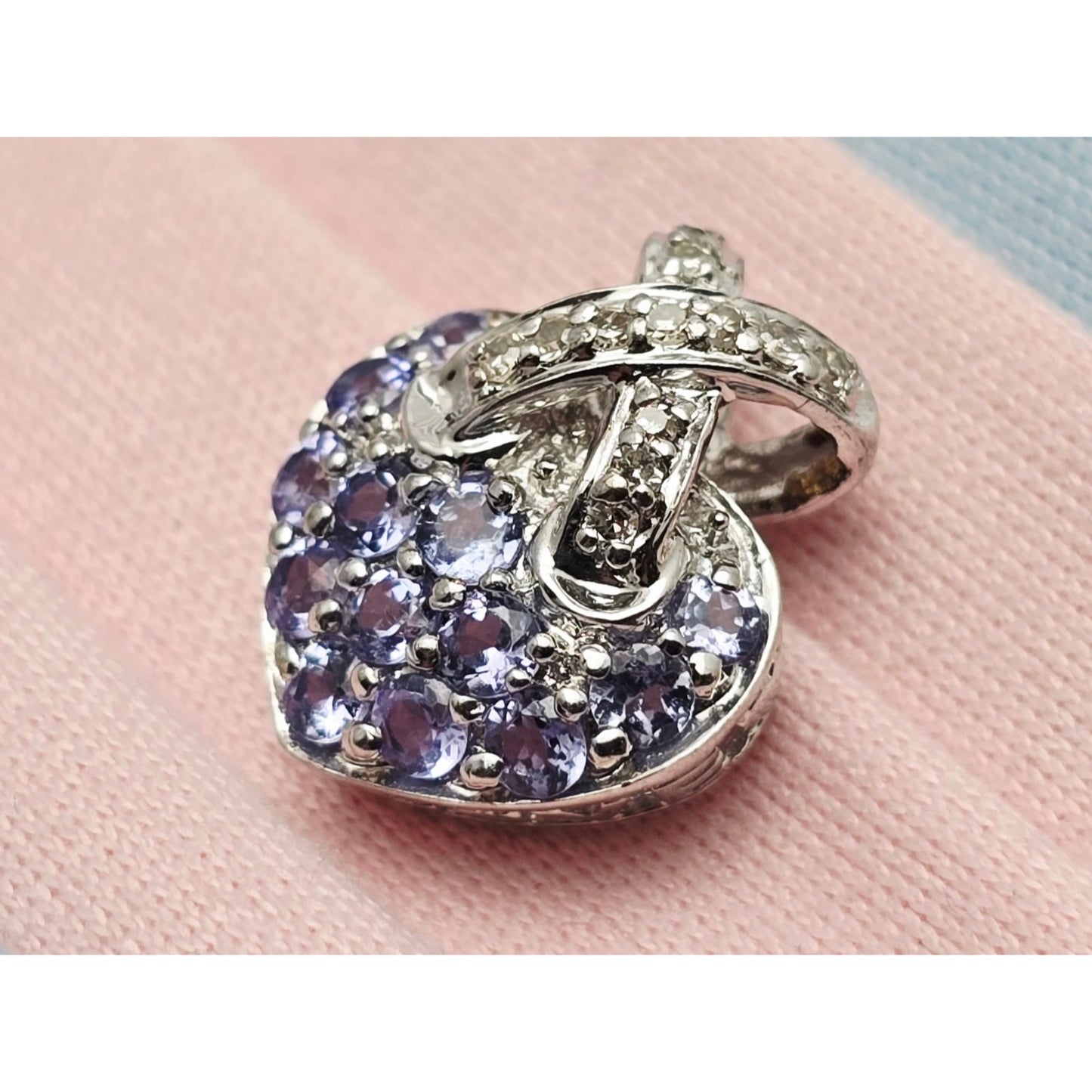 10K White Gold Round Cut Diamond & Tanzanite Heart Charm Pendant