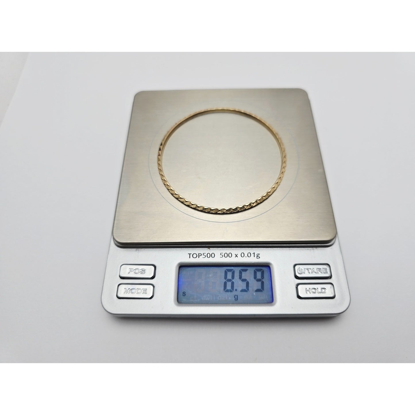 17K Yellow Gold Diamond Cut Bangle Bracelet