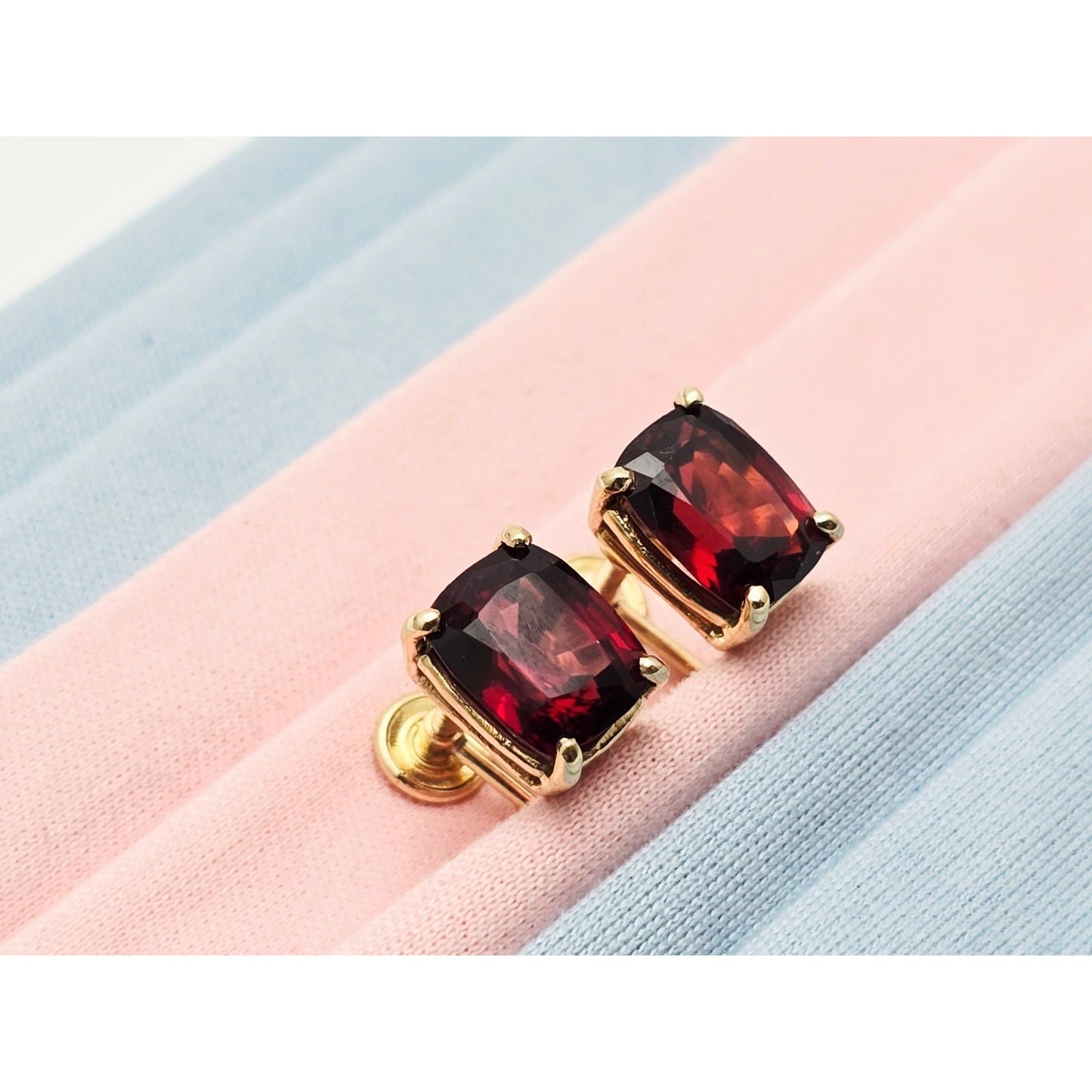 14K Yellow Gold Hinged Screw Back Non-Pierced Rectangle Cushion Garnet Earrings