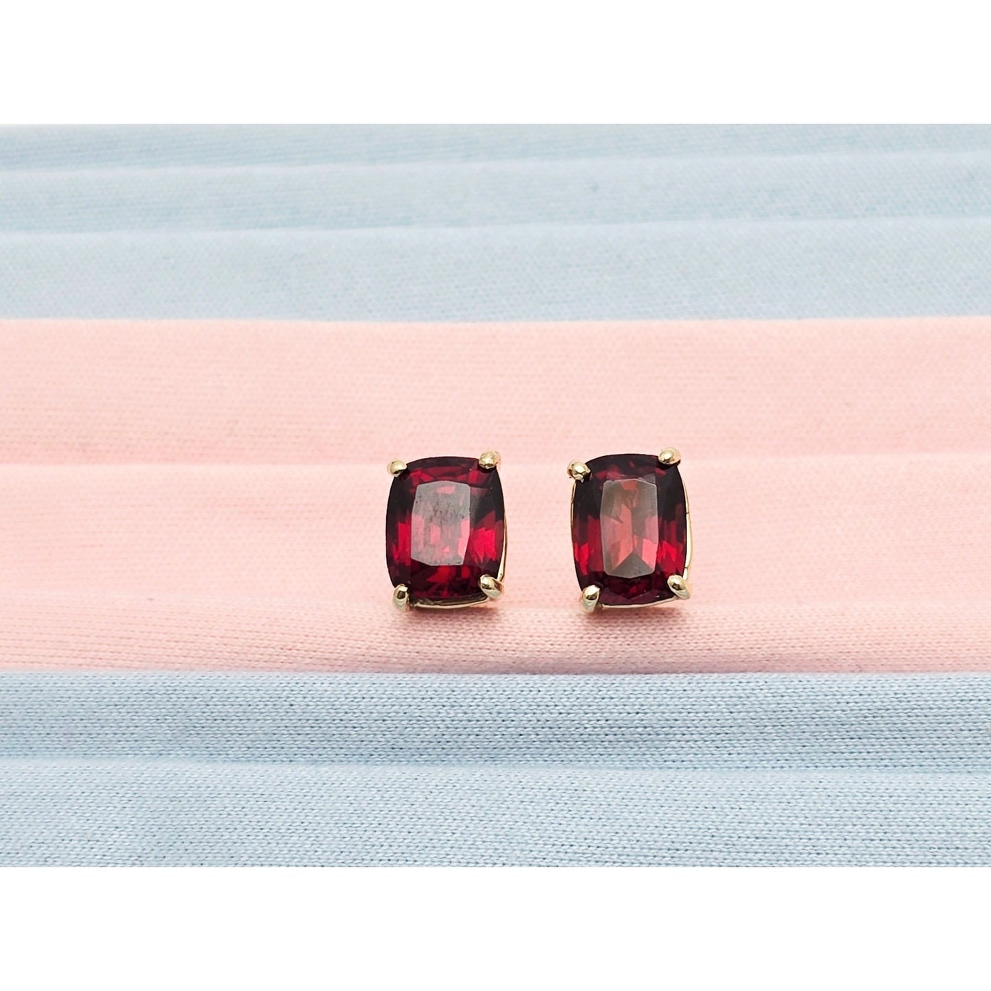 14K Yellow Gold Hinged Screw Back Non-Pierced Rectangle Cushion Garnet Earrings