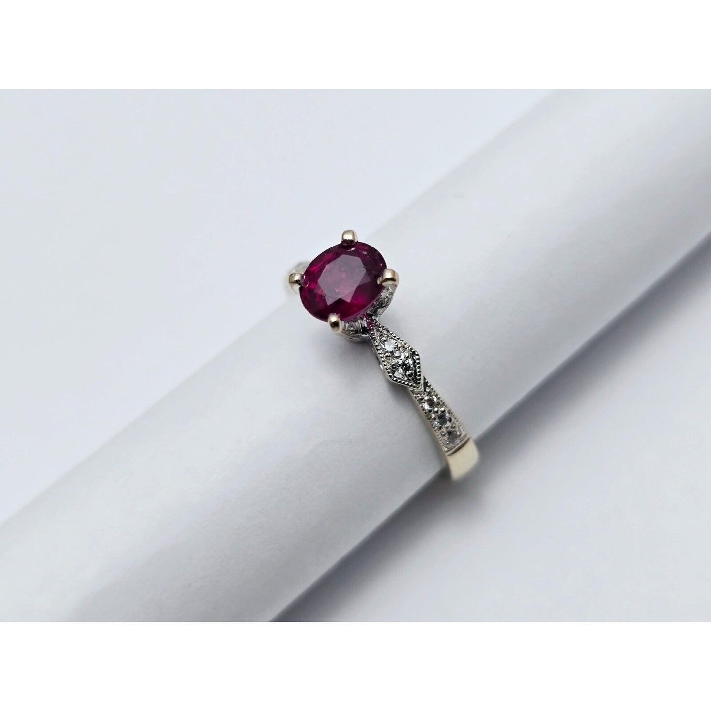 18K White Gold Ladies Solitaire Round Cut Ruby & Diamond Ring