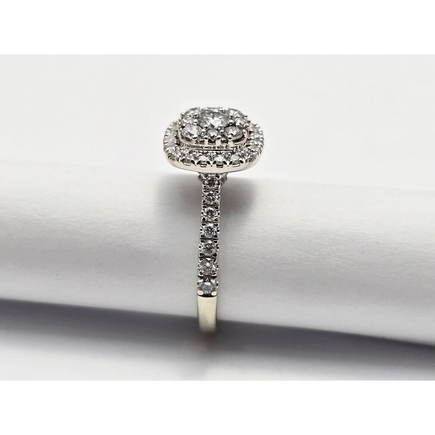 10K White Gold 0.75ct Round Cut Diamond Single Halo Engagement Ring