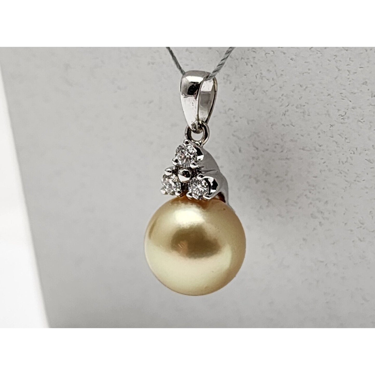 14K White Gold Diamond & Pearl Drop Dangle Charm Pendant