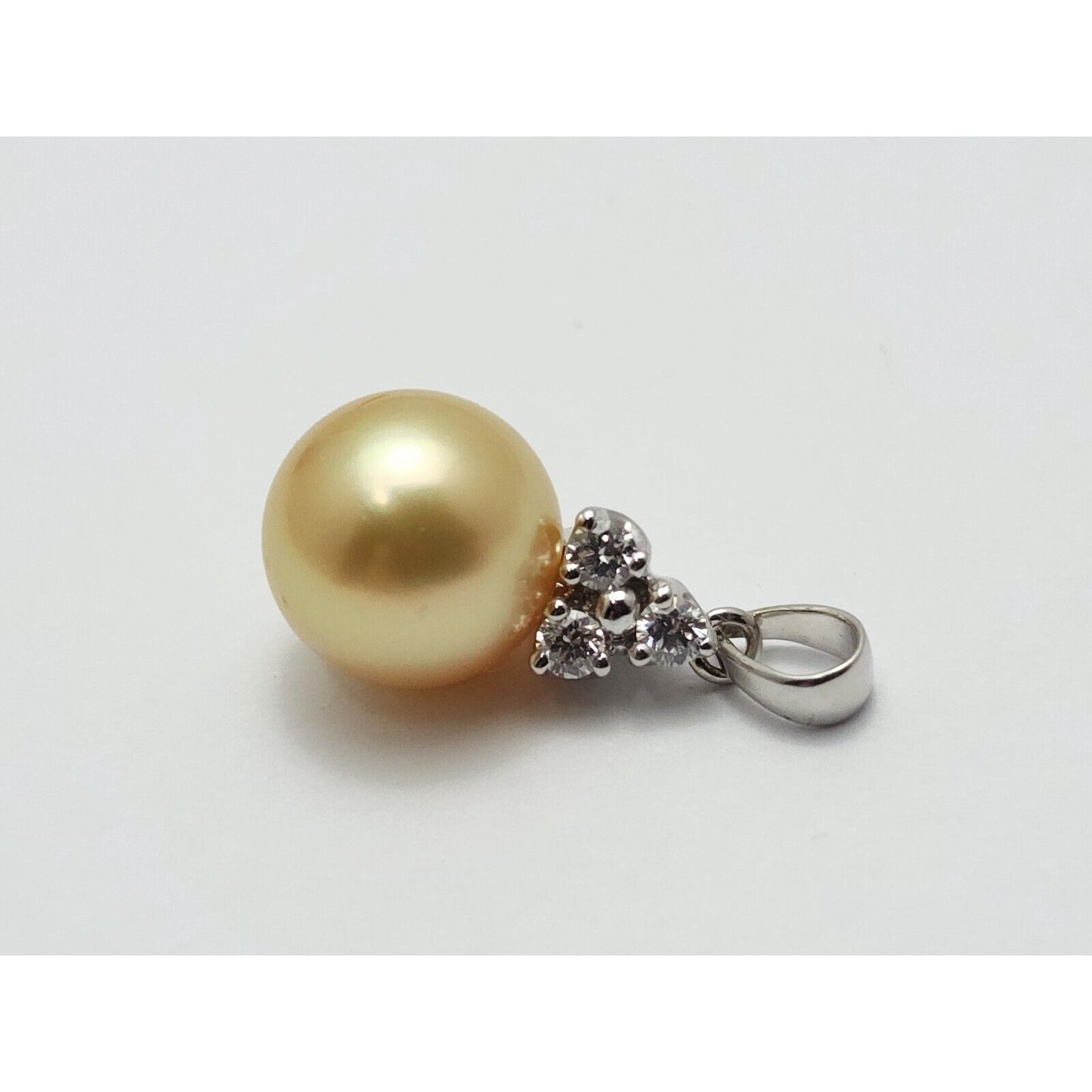 14K White Gold Diamond & Pearl Drop Dangle Charm Pendant
