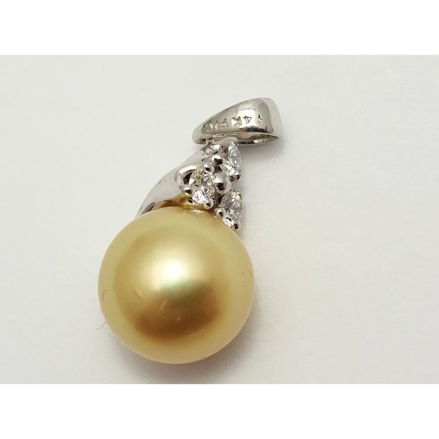 14K White Gold Diamond & Pearl Drop Dangle Charm Pendant