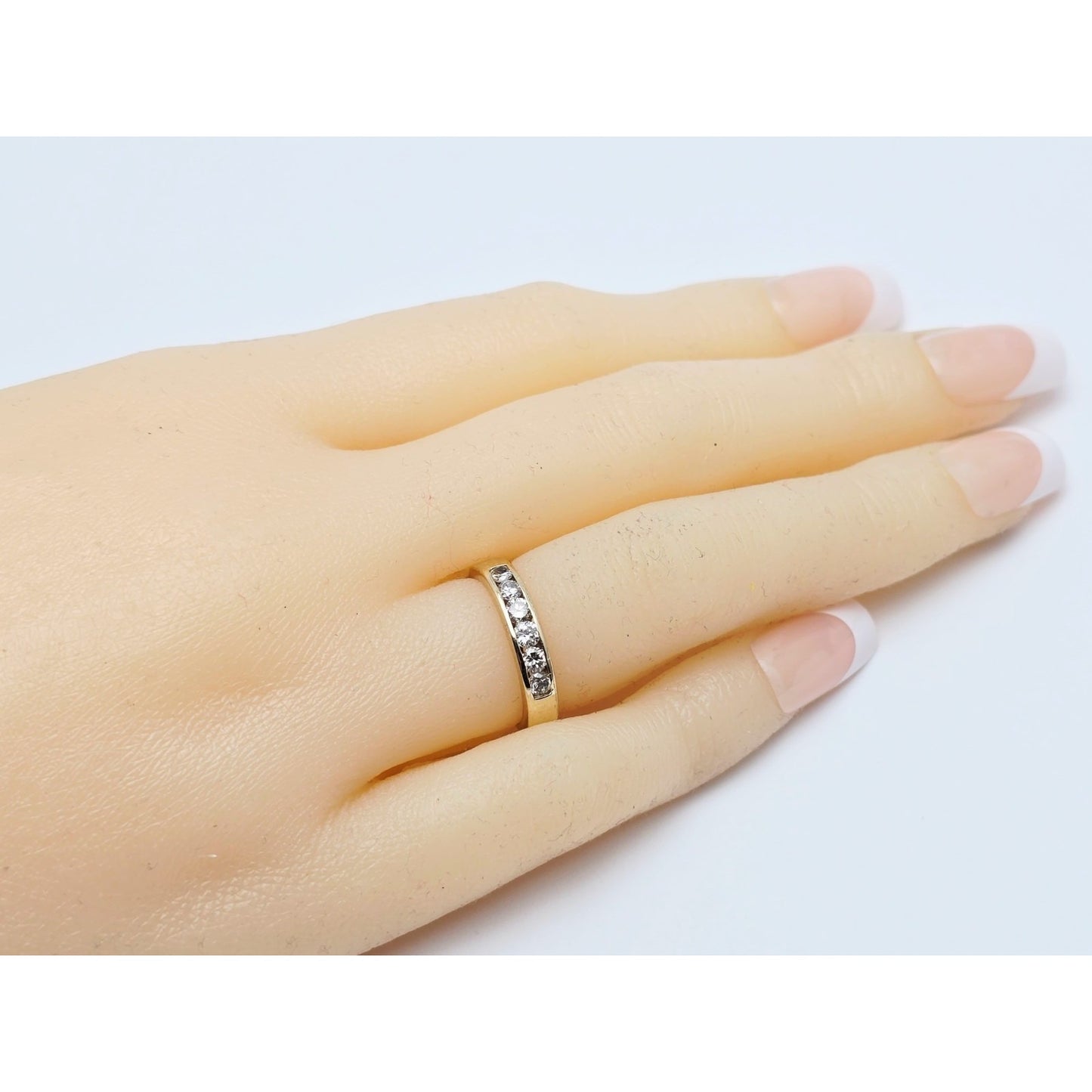 14K Yellow Gold Single Row 6 Diamond Wedding Ring Band