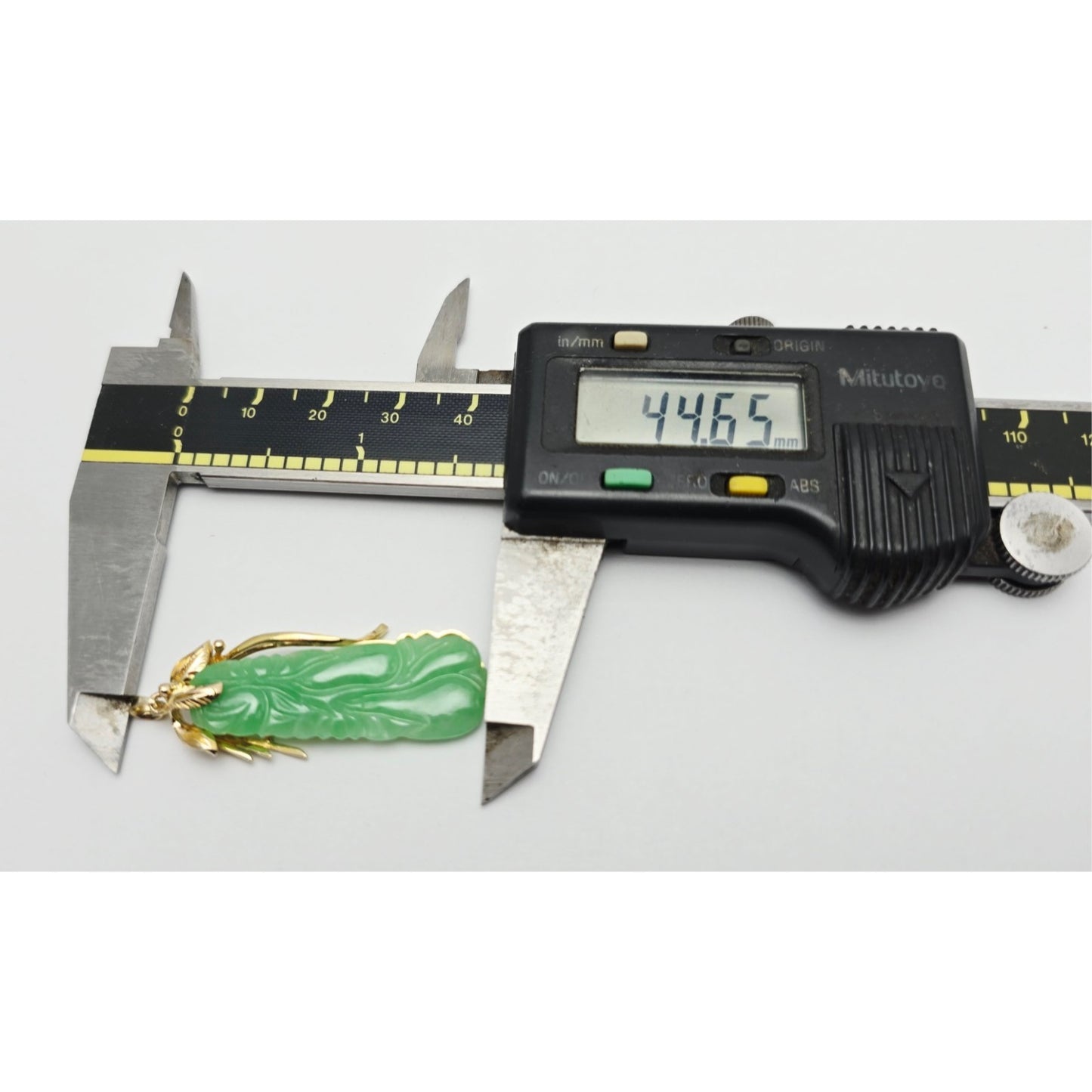 14K Yellow Gold Green Jadeite Jade Carved Floral Charm Pendant