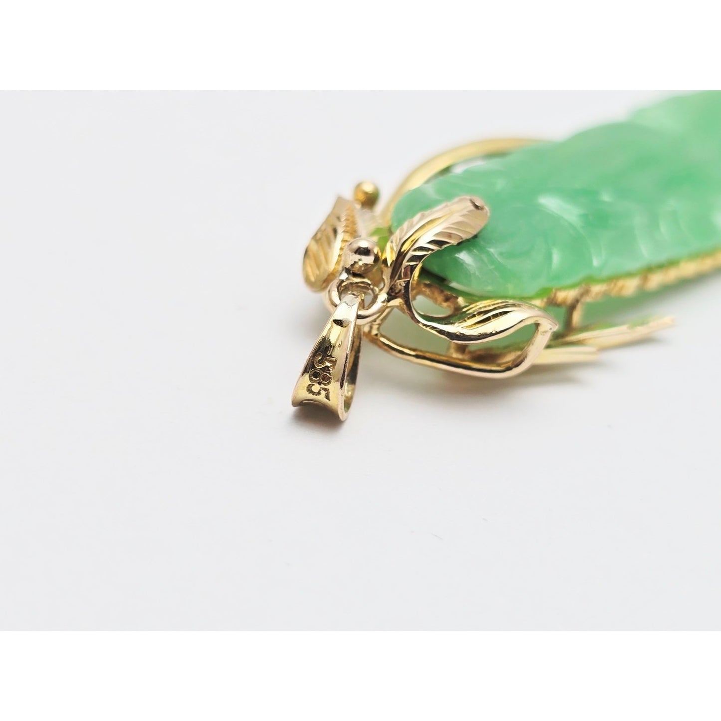 14K Yellow Gold Green Jadeite Jade Carved Floral Charm Pendant