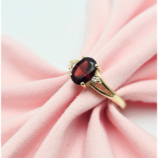 14K Yellow Gold Oval Garnet & Diamond Ring