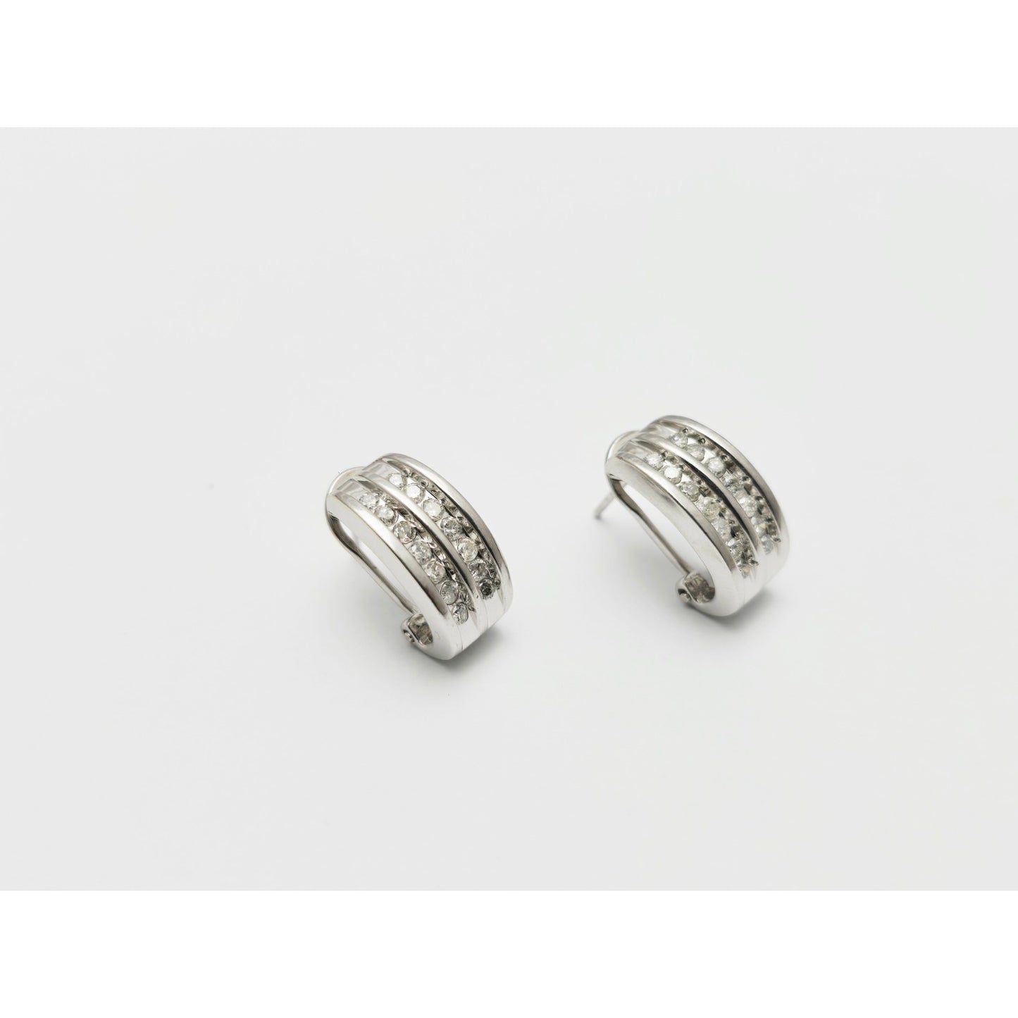 14K White Gold Round Cut Diamond Cluster French Clip Earrings