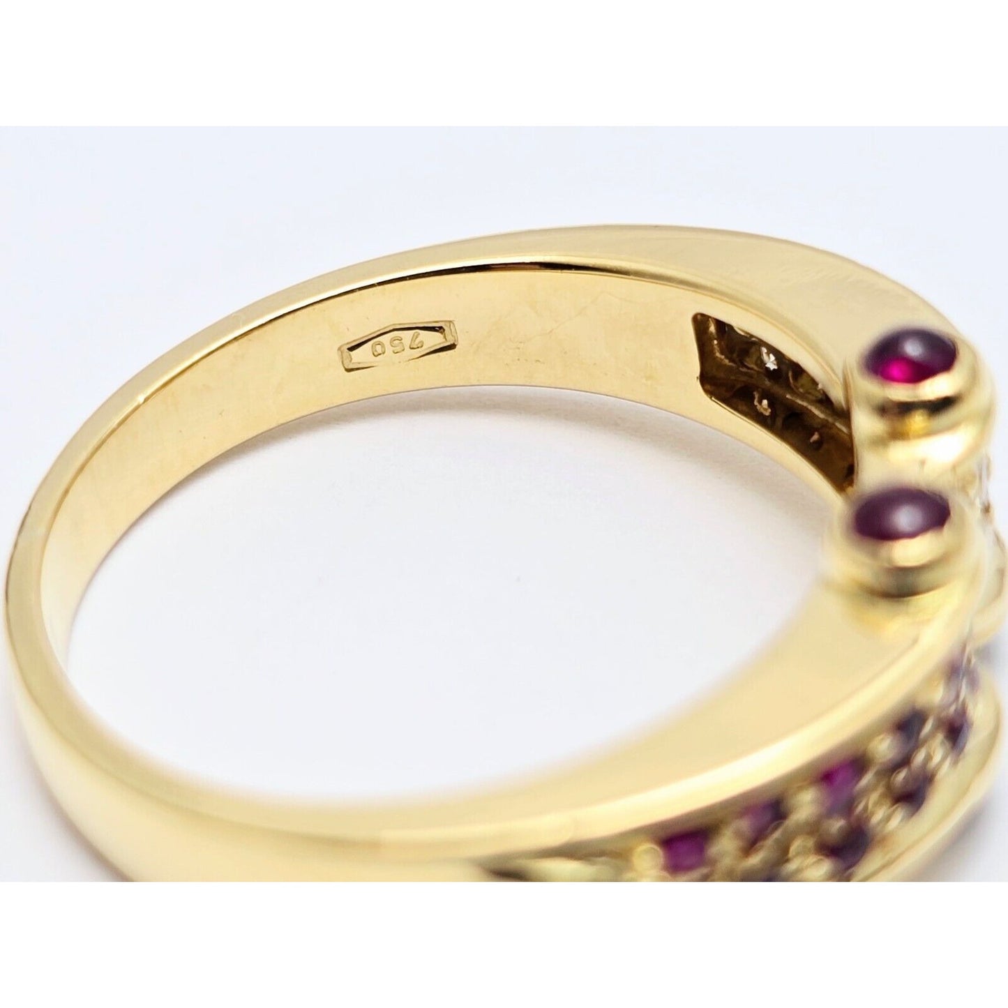 18K Yellow Gold Ruby & Diamond Ring
