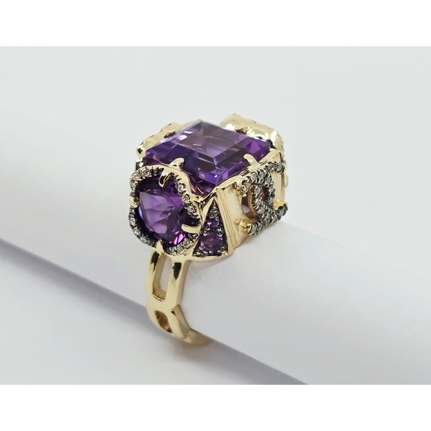 14K Yellow Gold Amethyst & Diamond Chanel Ring
