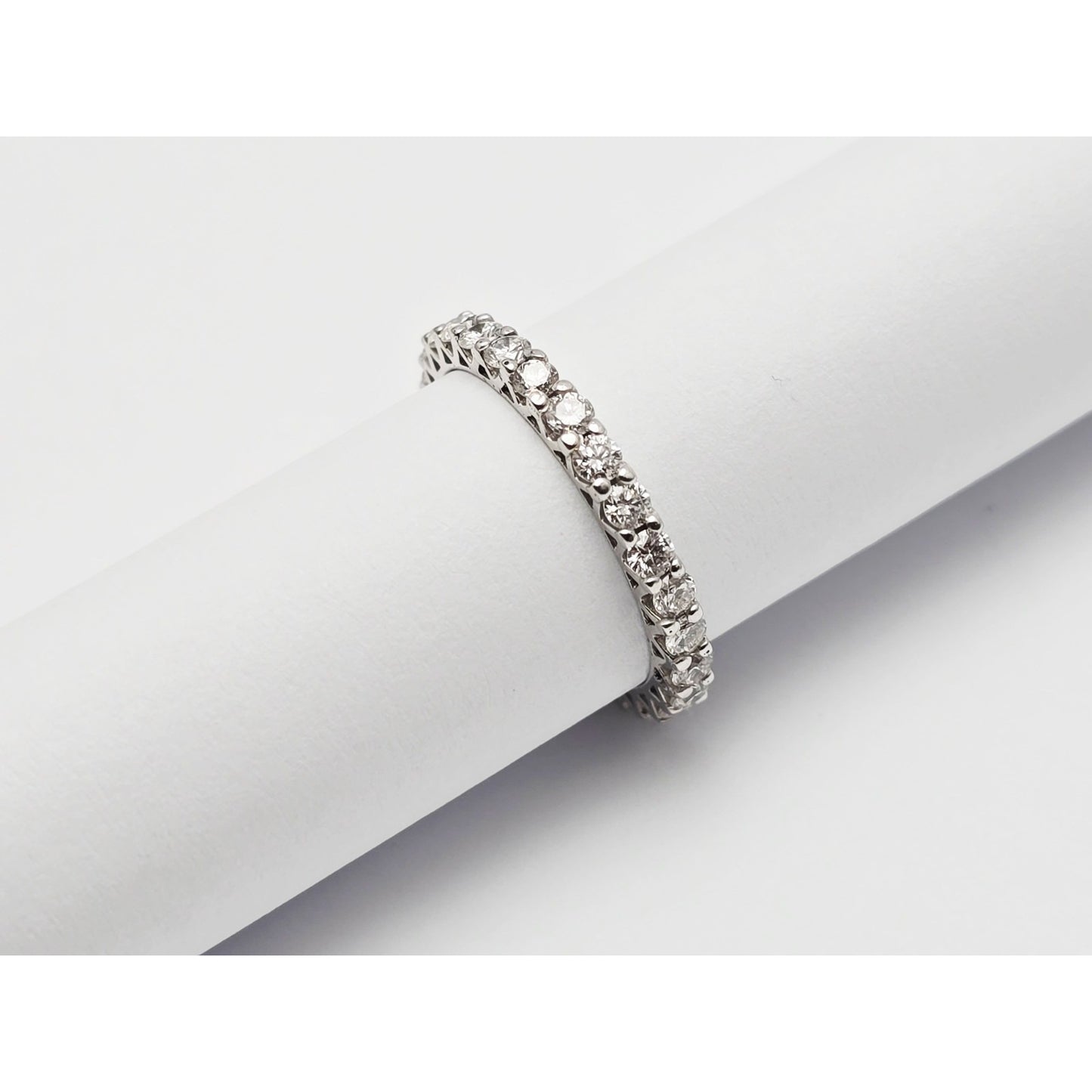 14K White Gold Diamond Eternity Wedding Band Ring
