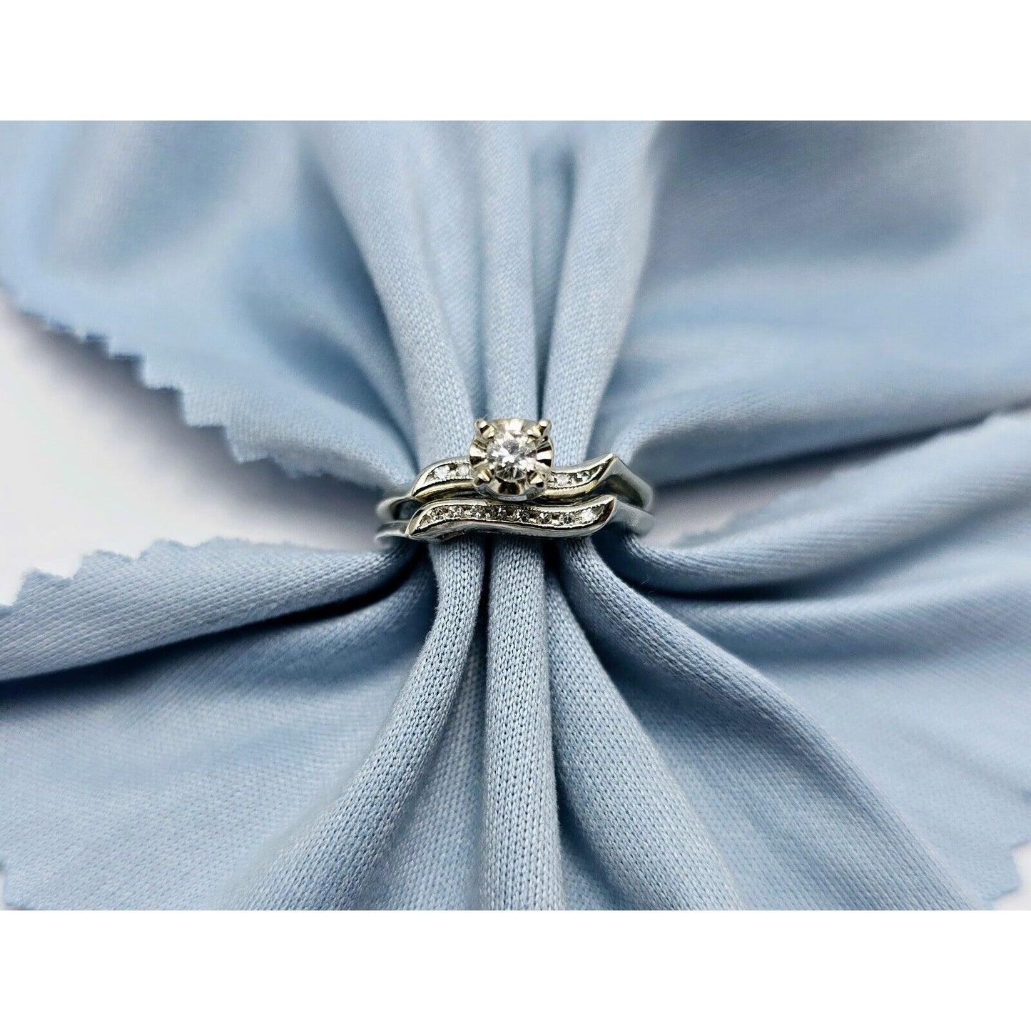 14K White Gold Ladies Wedding Solitaire Round Cut Diamond Ring Set