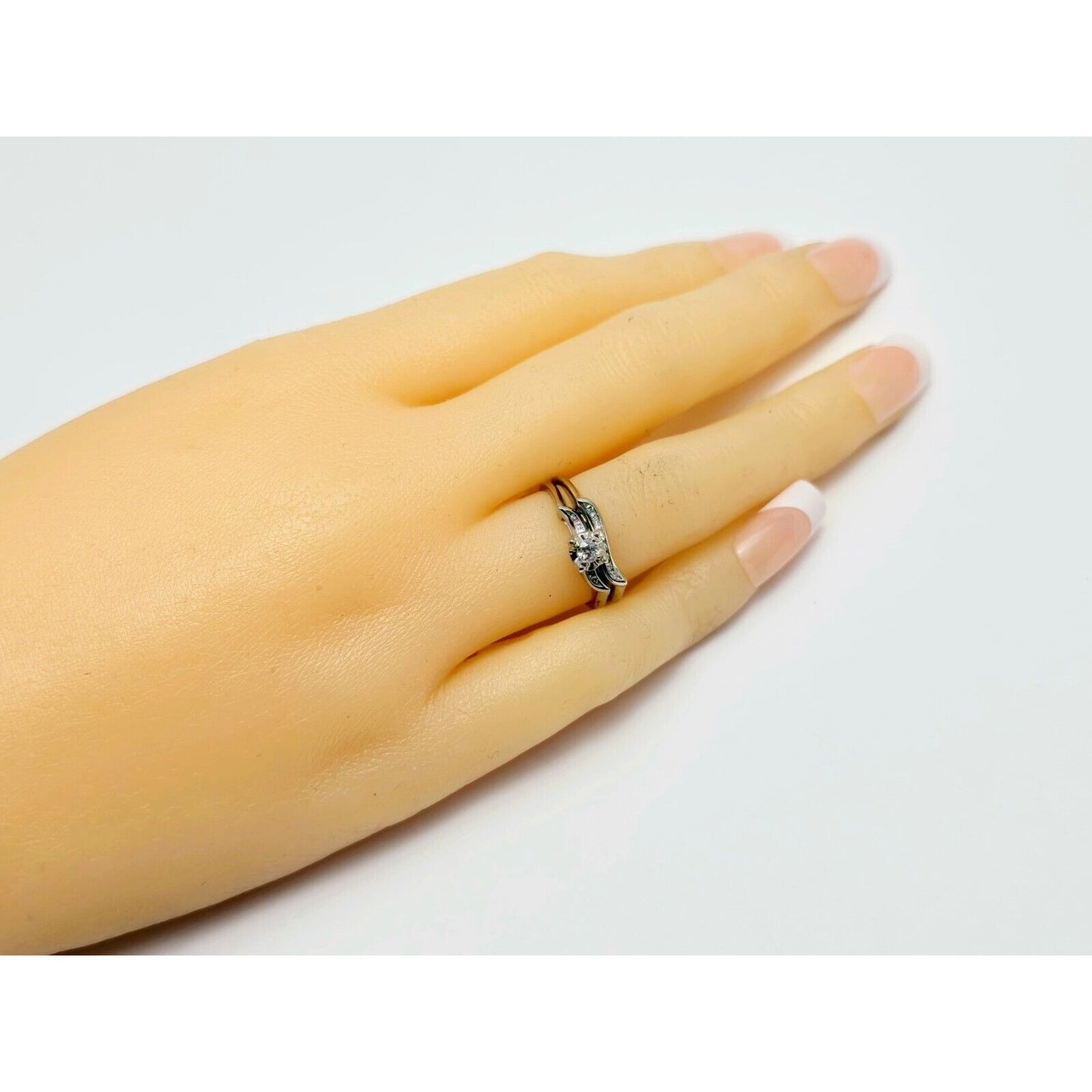 14K White Gold Ladies Wedding Solitaire Round Cut Diamond Ring Set