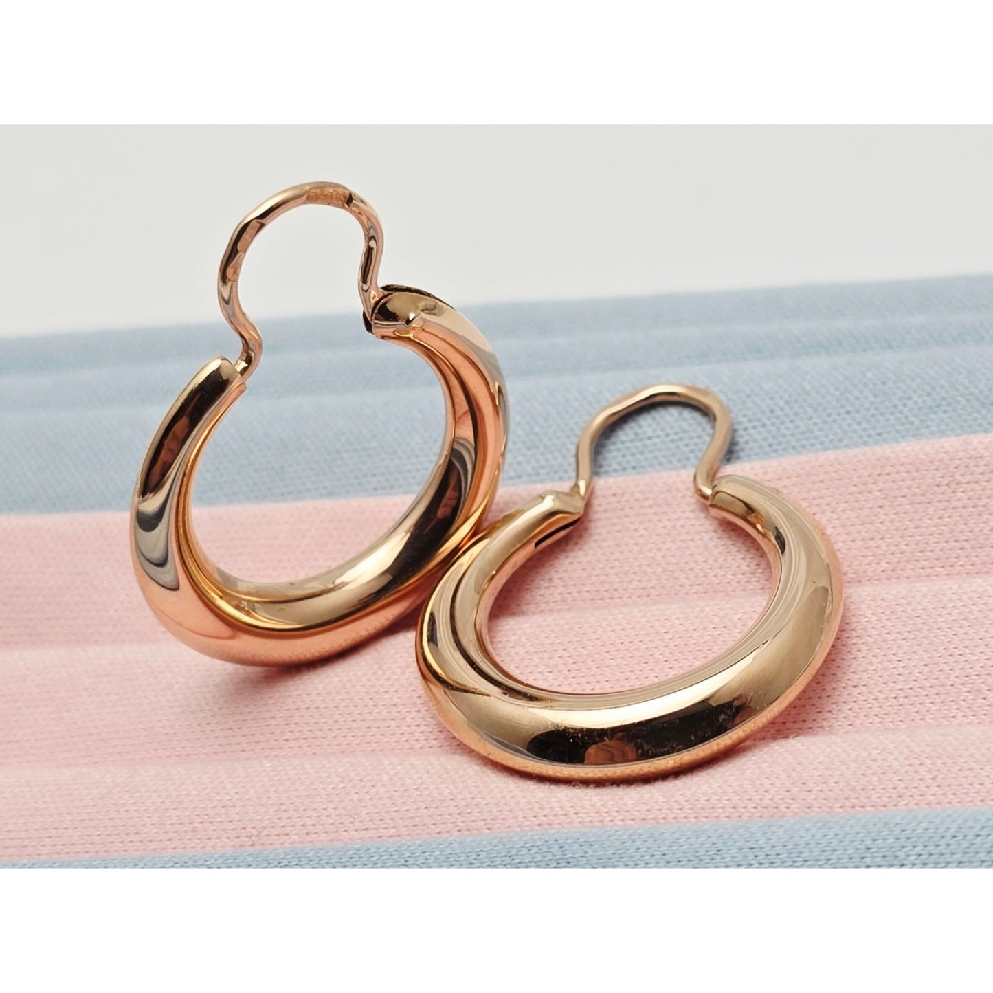 Medium 14K Rose Gold Polished Round Hinged Hoop Earrings
