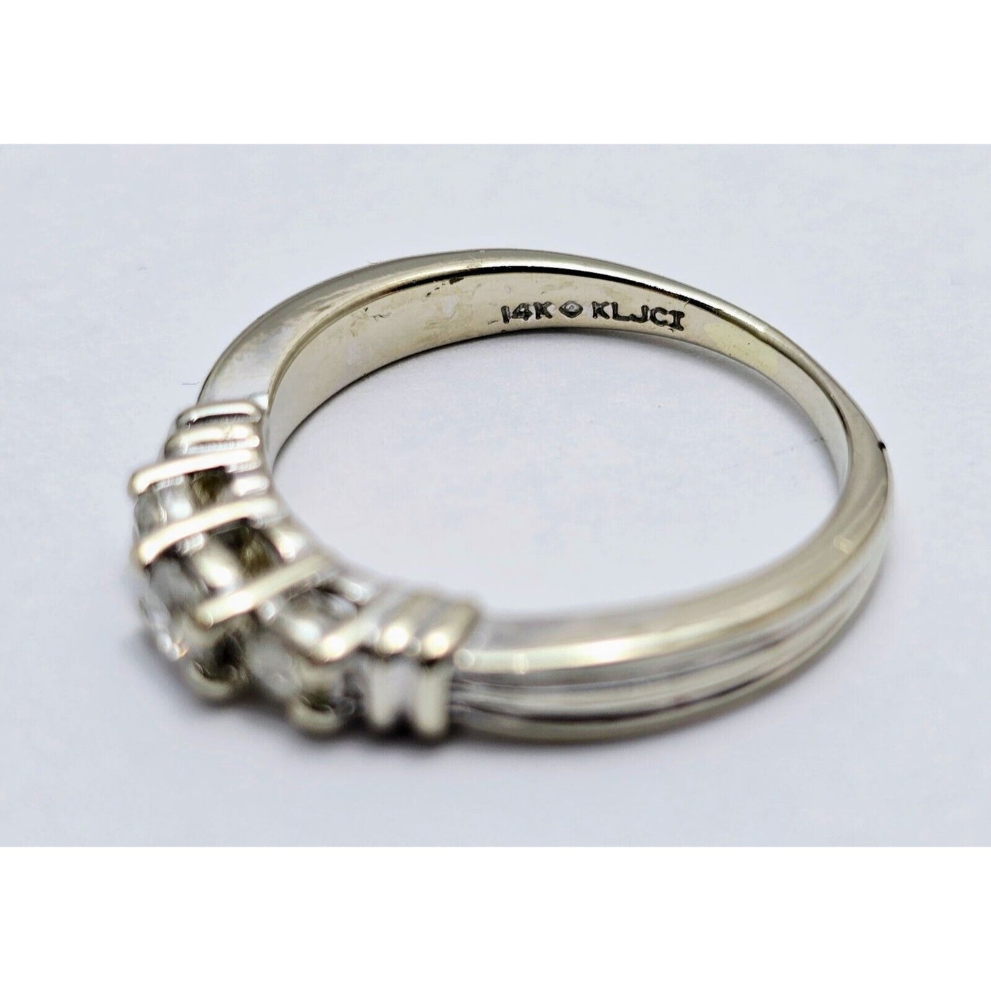 14K White Gold Round Cut 3 Stone Diamond Ring