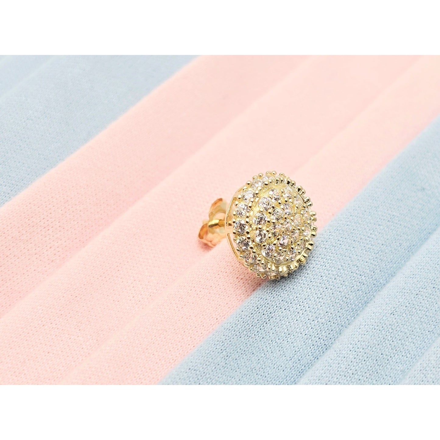Single 10K Yellow Gold Round Shaped CZ Stud Earring