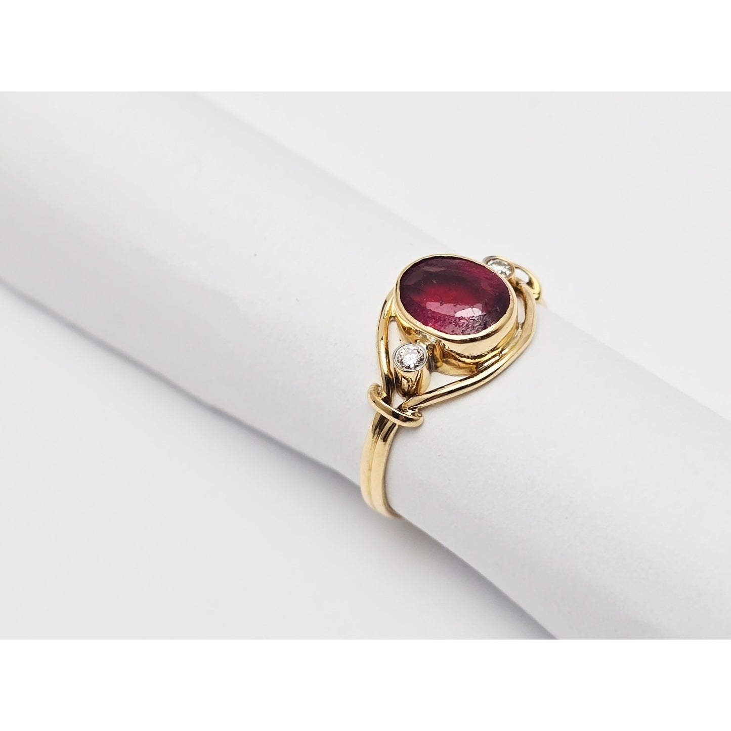 18K Yellow Gold Tourmaline & Diamond Ring