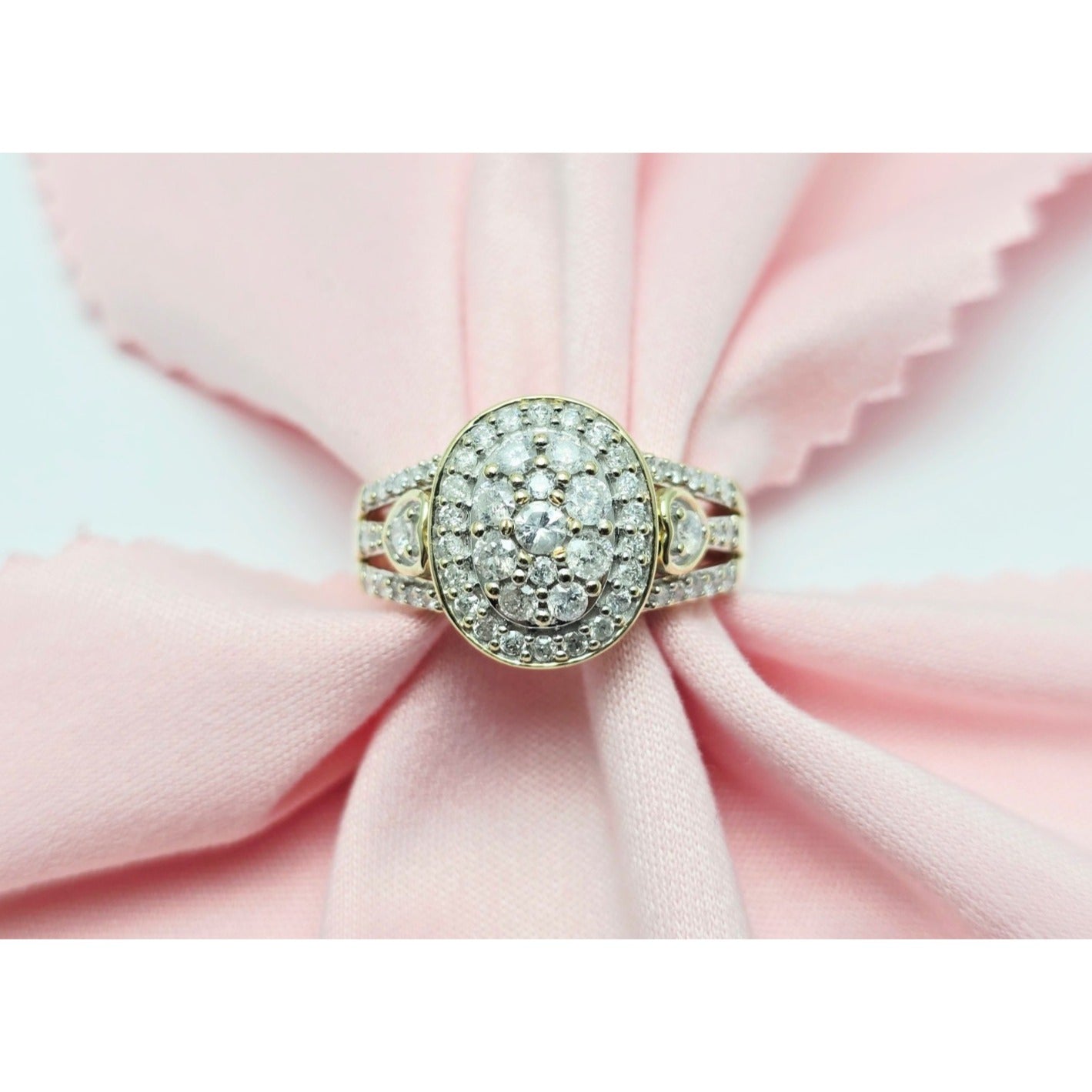 10K Yellow Gold Diamond Oval Shaped Ring