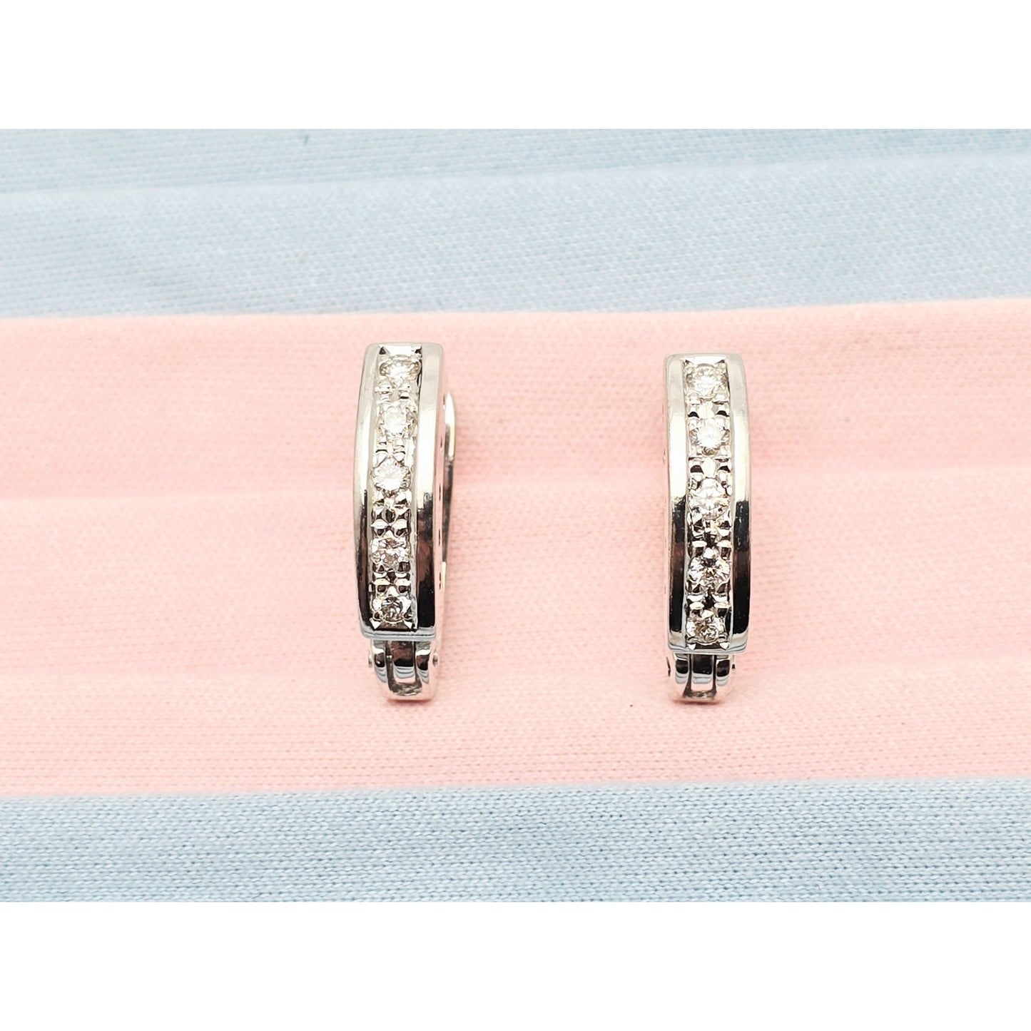 14K White Gold Round Cut Diamond Hinged Half Hoop Earrings