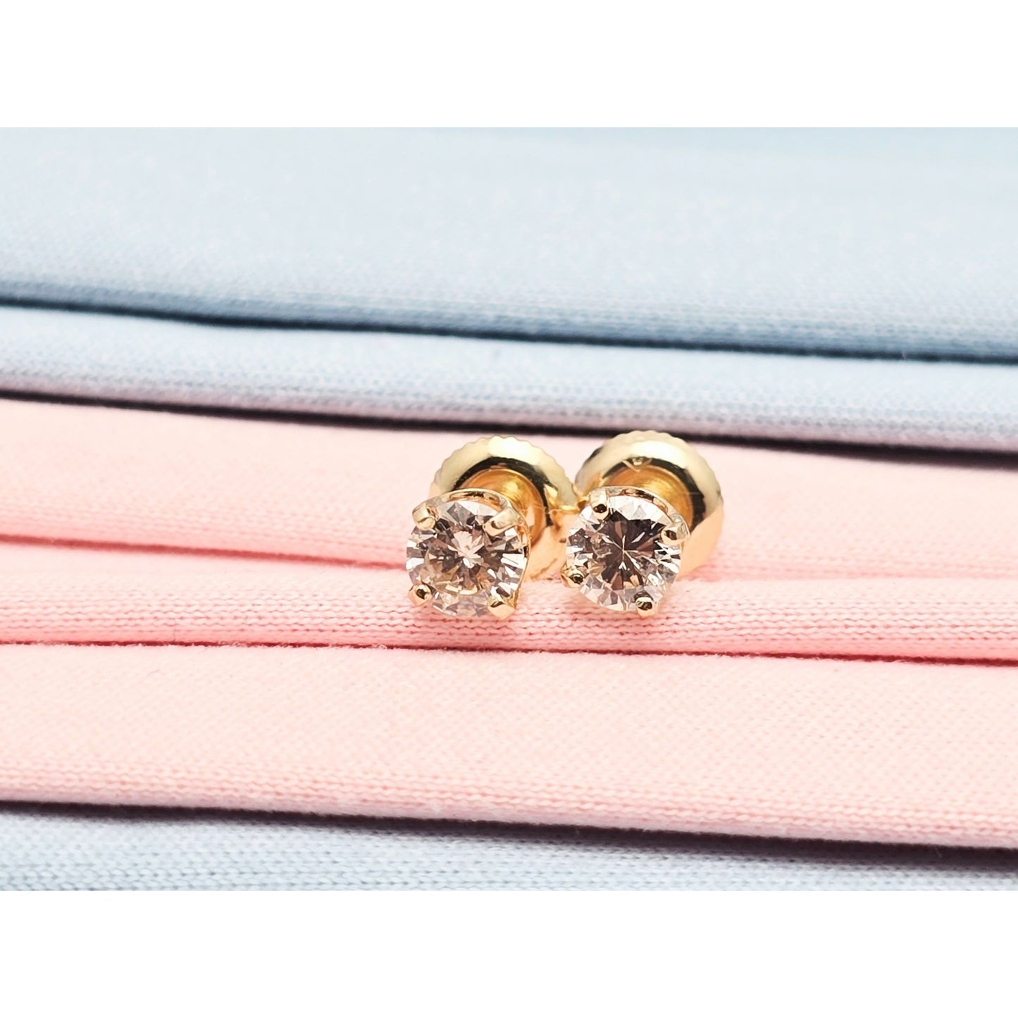 14K Yellow Gold Diamond Stud Earrings 0.66 TCW