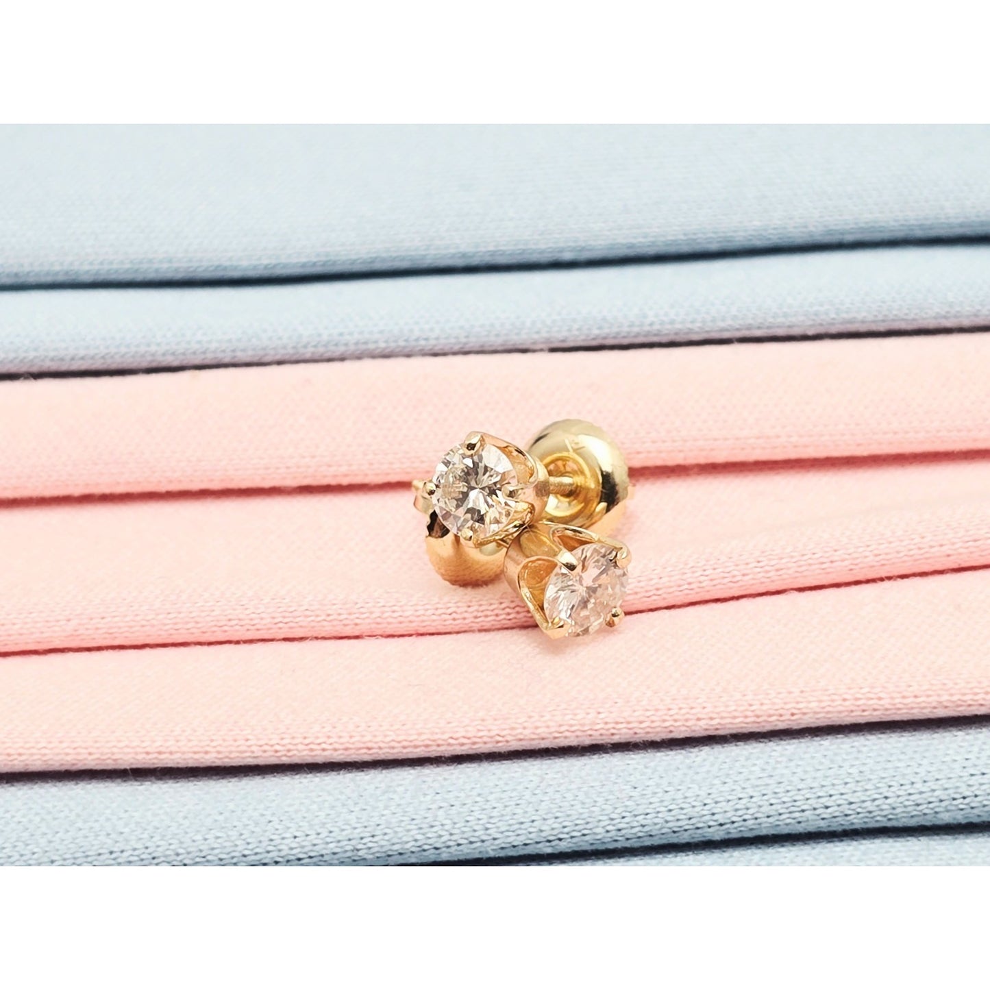 14K Yellow Gold Diamond Stud Earrings 0.66 TCW