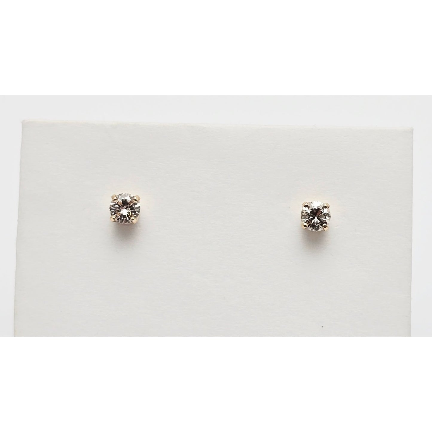 14K Yellow Gold Diamond Stud Earrings 0.66 TCW