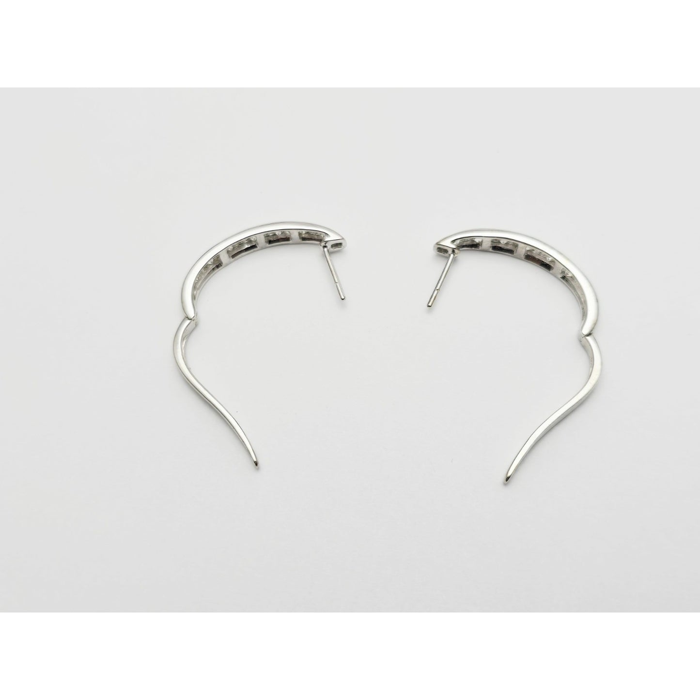 14K White Gold Round & Baguette Diamond Hinged Oval Hoop Earrings