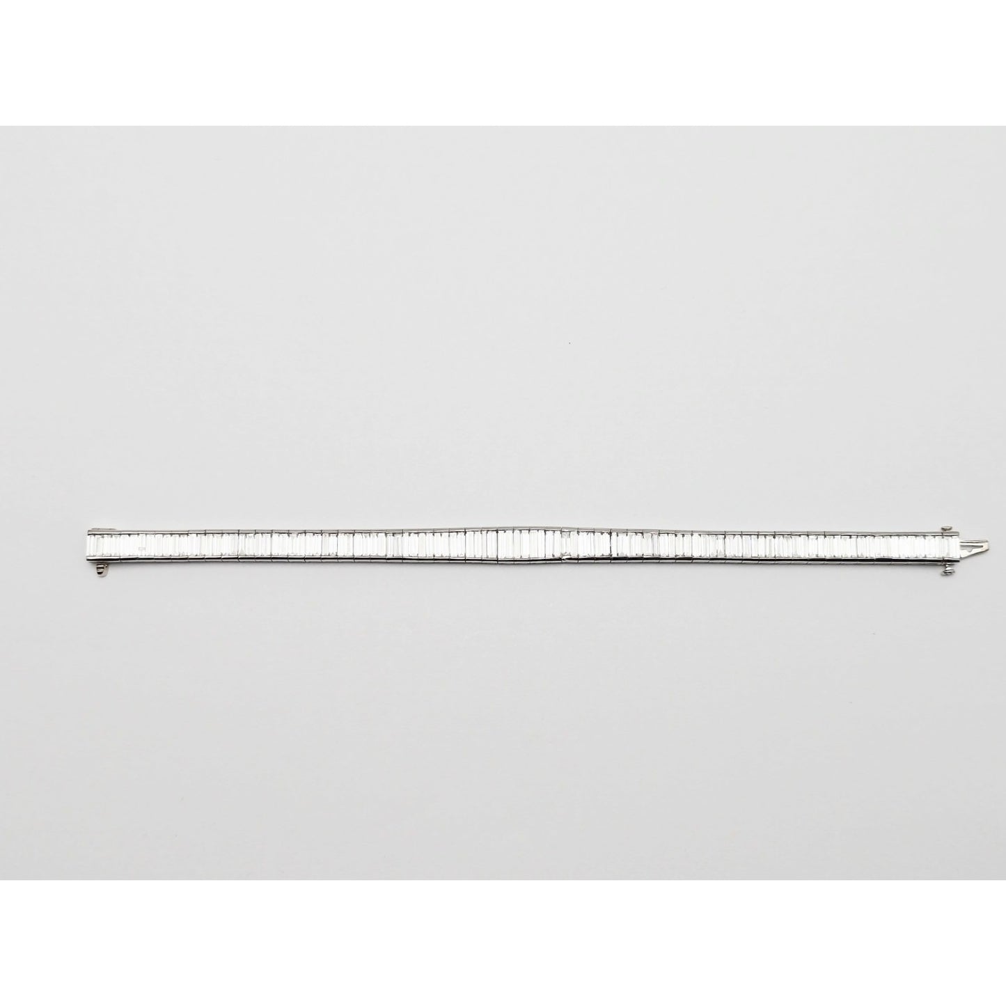 900 Platinum Baguette Cut Diamond Graduated Tennis Link Bracelet