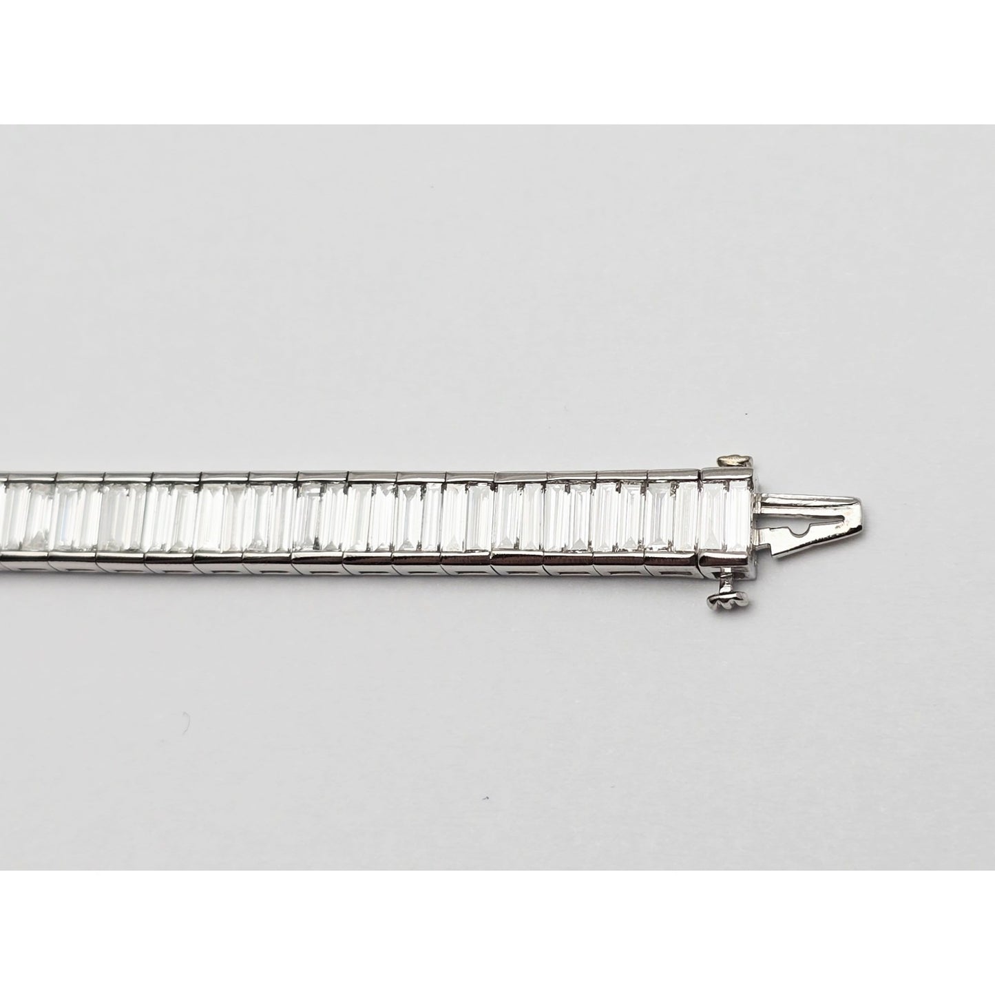 900 Platinum Baguette Cut Diamond Graduated Tennis Link Bracelet