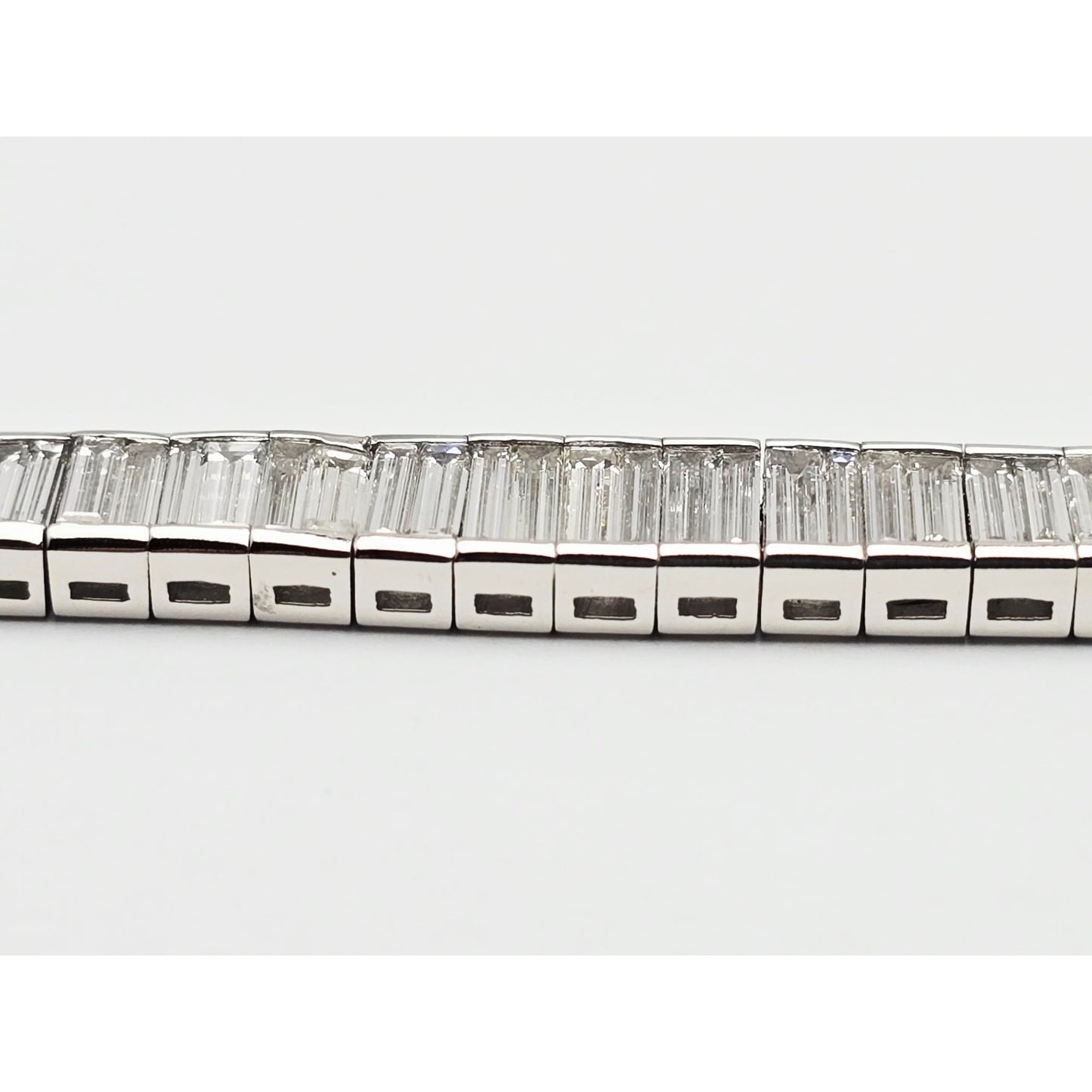 900 Platinum Baguette Cut Diamond Graduated Tennis Link Bracelet