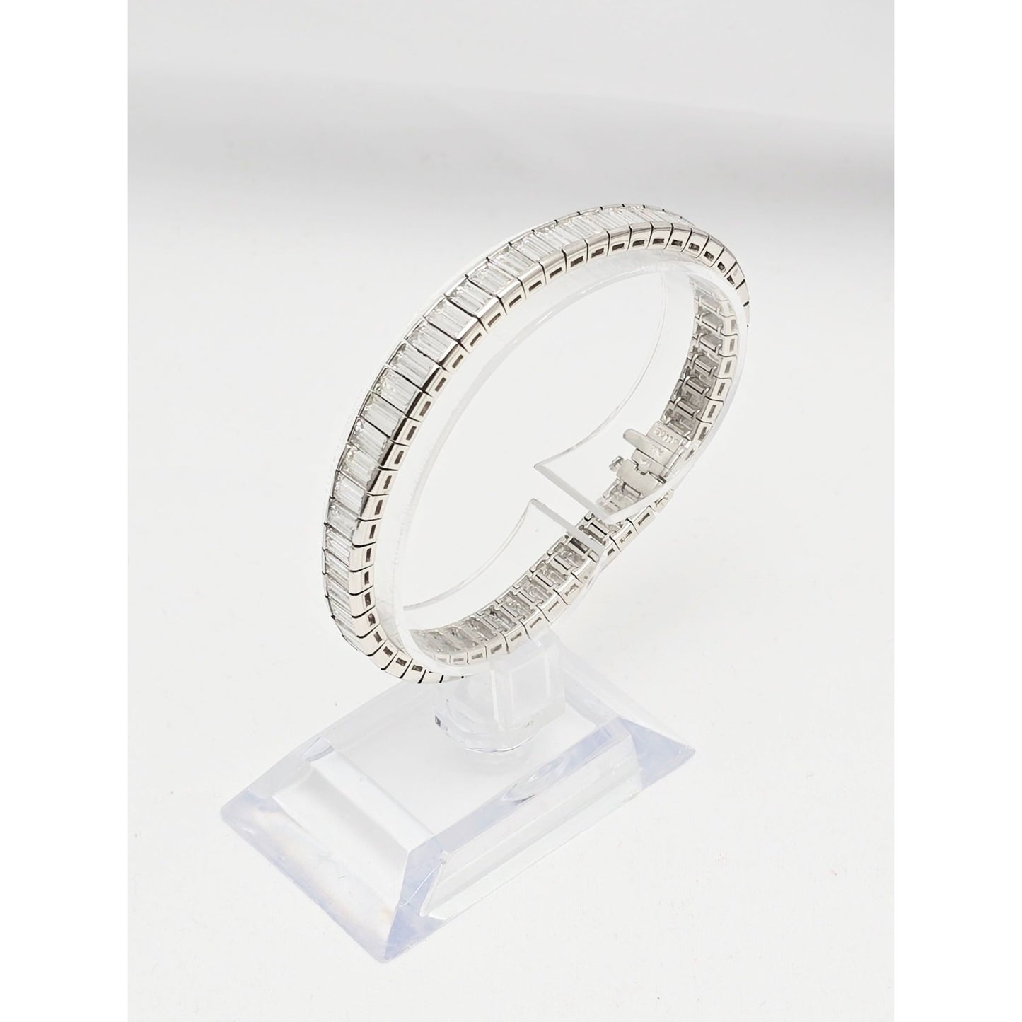 900 Platinum Baguette Cut Diamond Graduated Tennis Link Bracelet