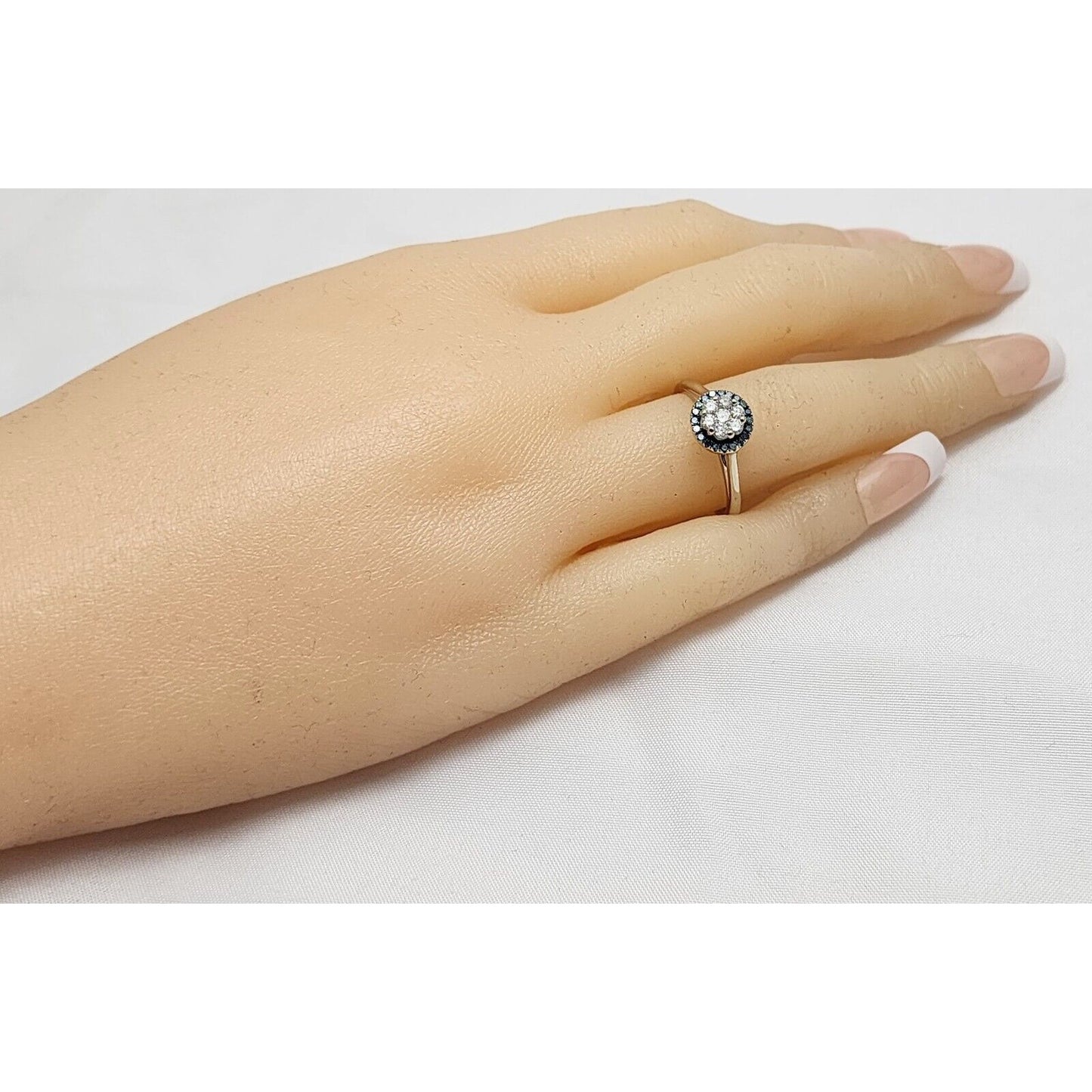 14K White Gold Green & White Diamond Flower Ring