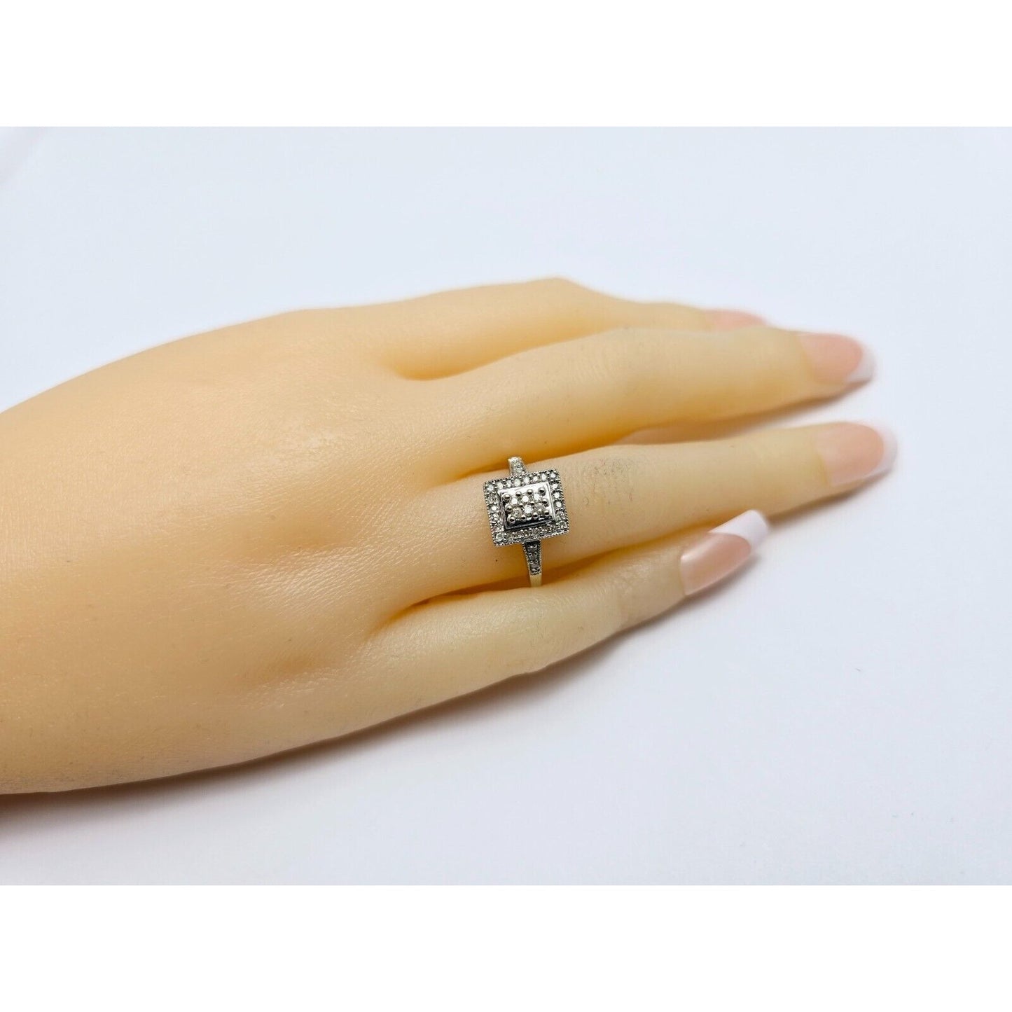 14K White Gold Diamond Square Shaped Cocktail Ring