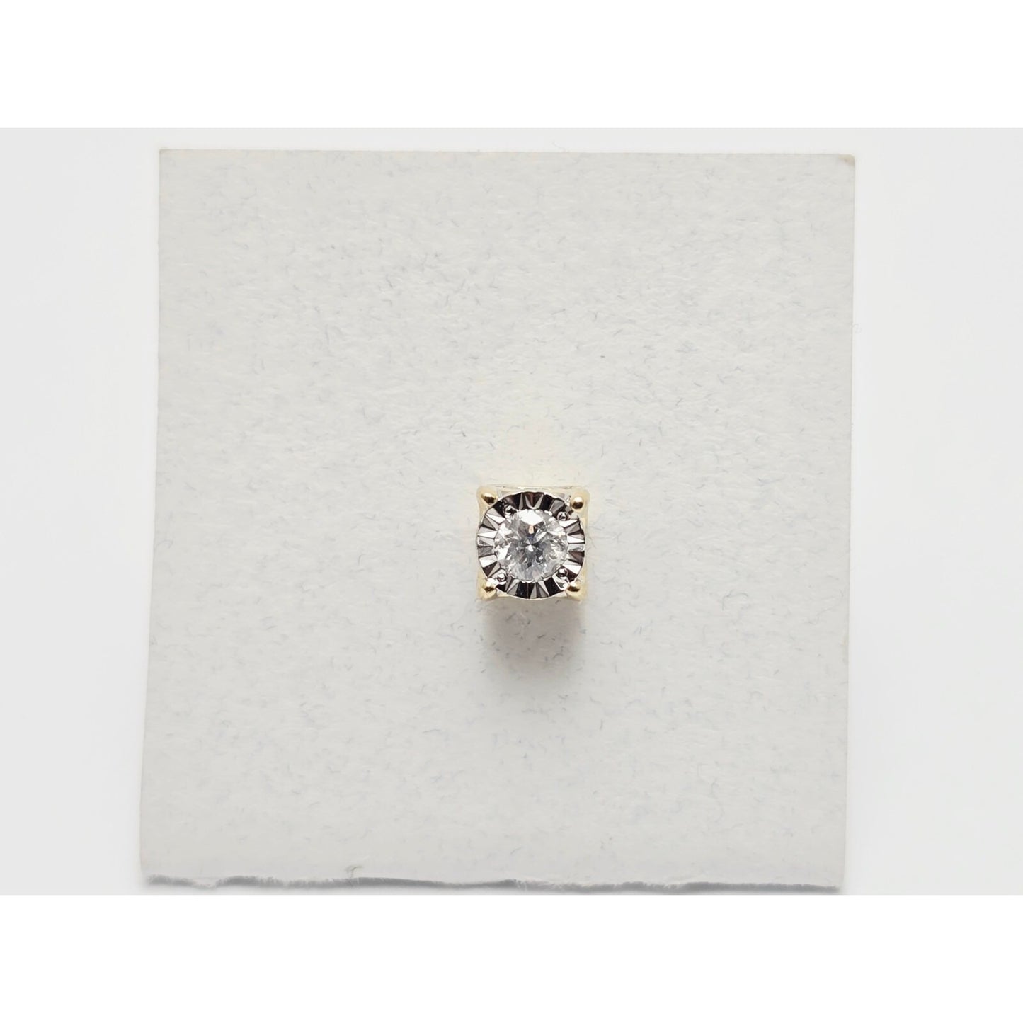 Single 14K Yellow Gold Round Cut Diamond Stud Earring