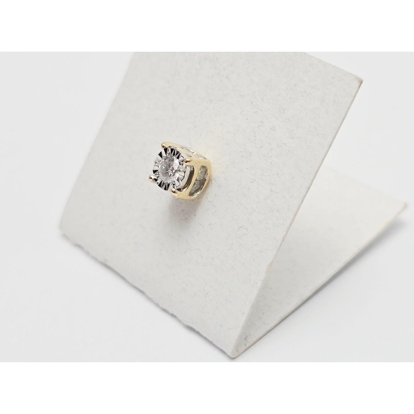 Single 14K Yellow Gold Round Cut Diamond Stud Earring