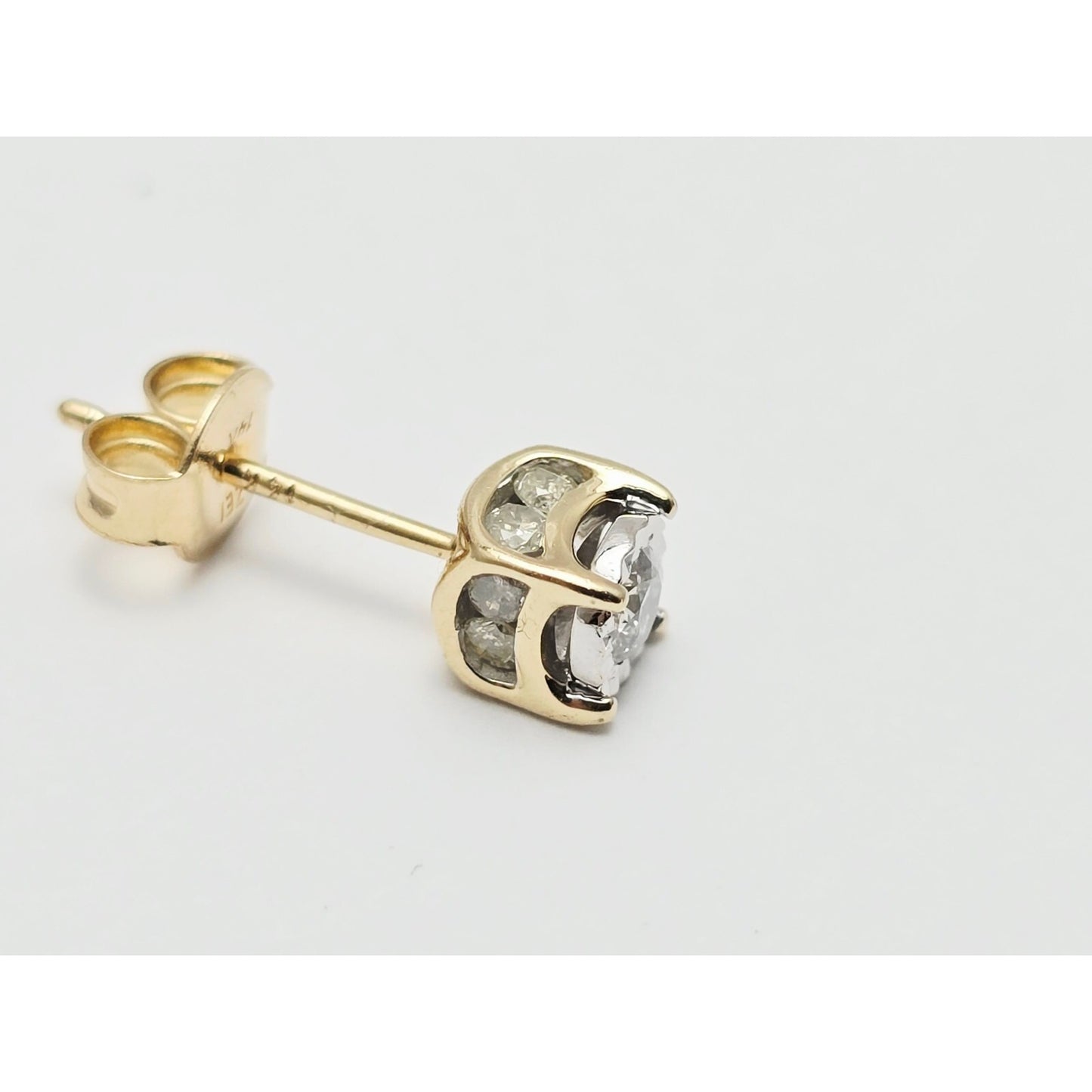 Single 14K Yellow Gold Round Cut Diamond Stud Earring