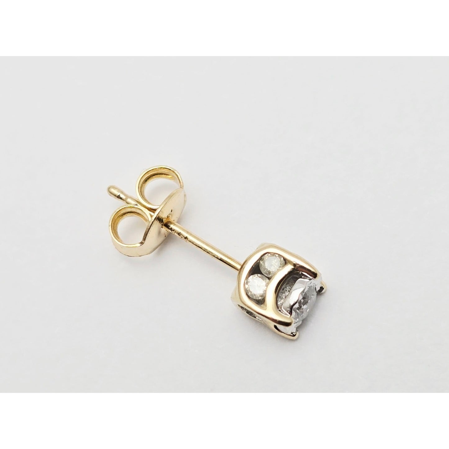 Single 14K Yellow Gold Round Cut Diamond Stud Earring